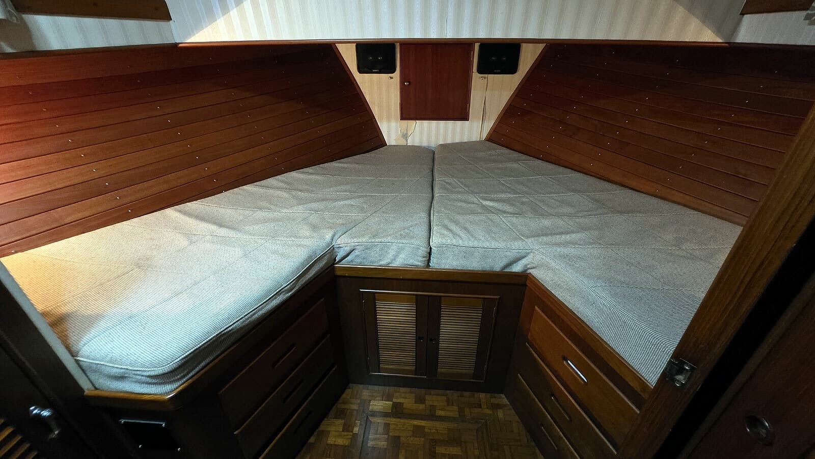 1988 Grand Banks 46 Classic - Photo 20