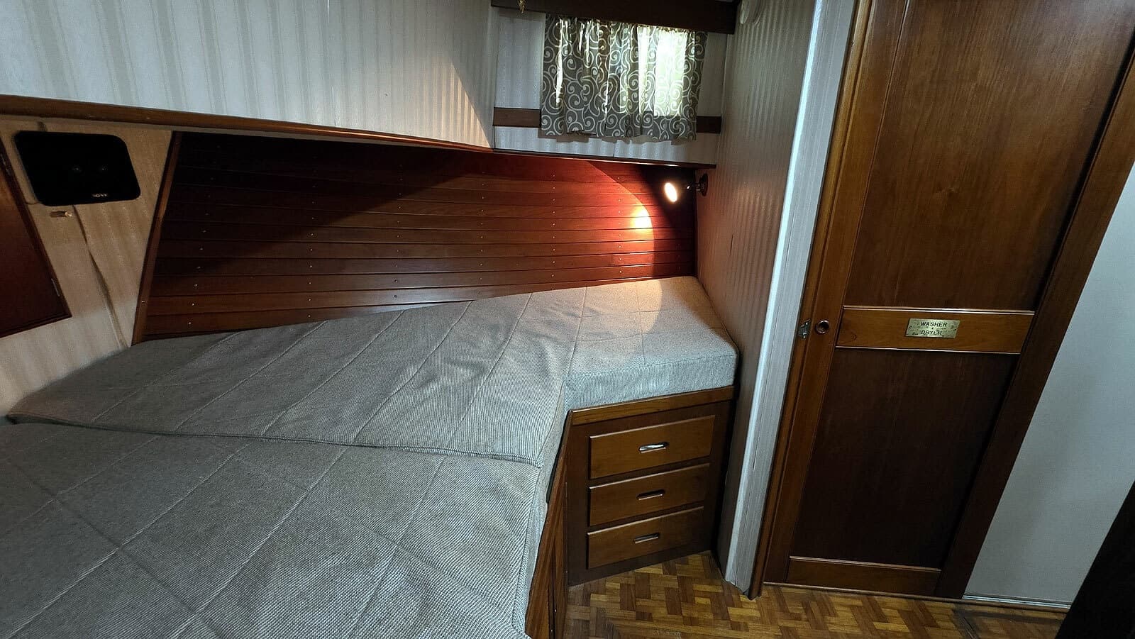 1988 Grand Banks 46 Classic - Photo 22