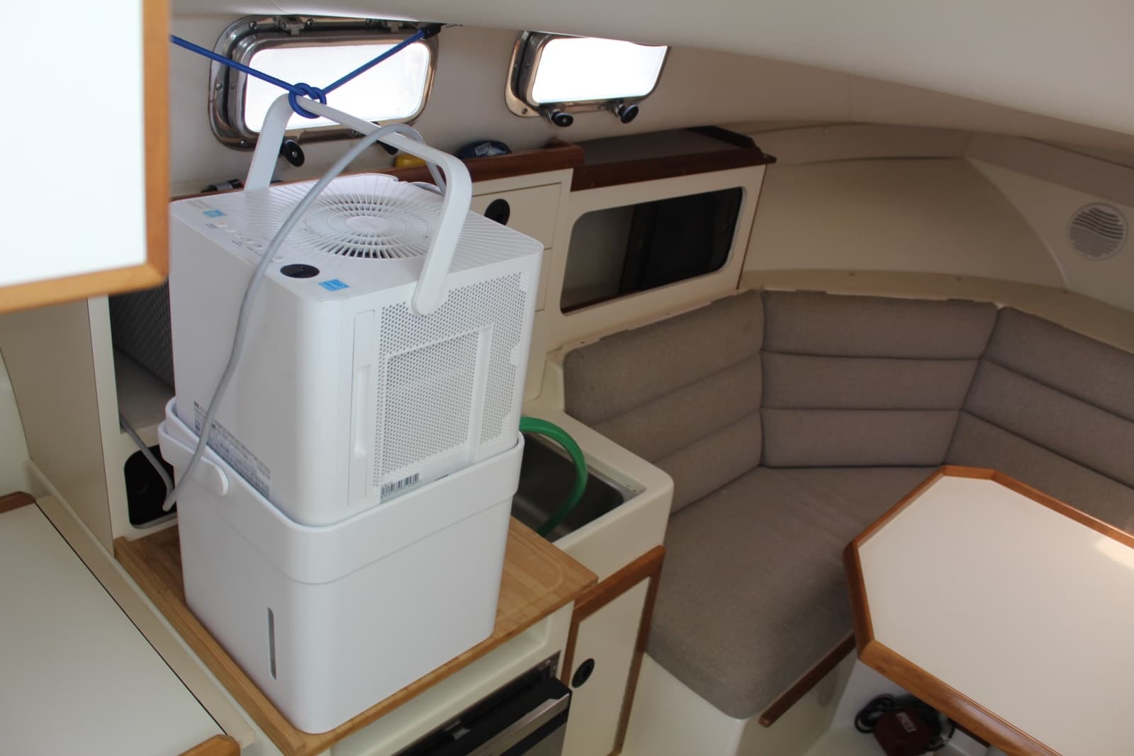 2001 Albin 28 TE - Photo 16