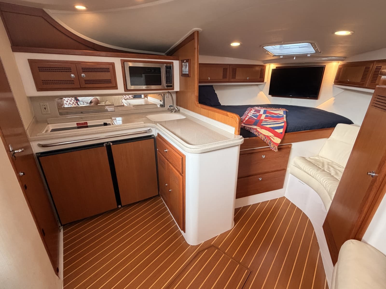 2003 Cabo 35 Express - Photo 38