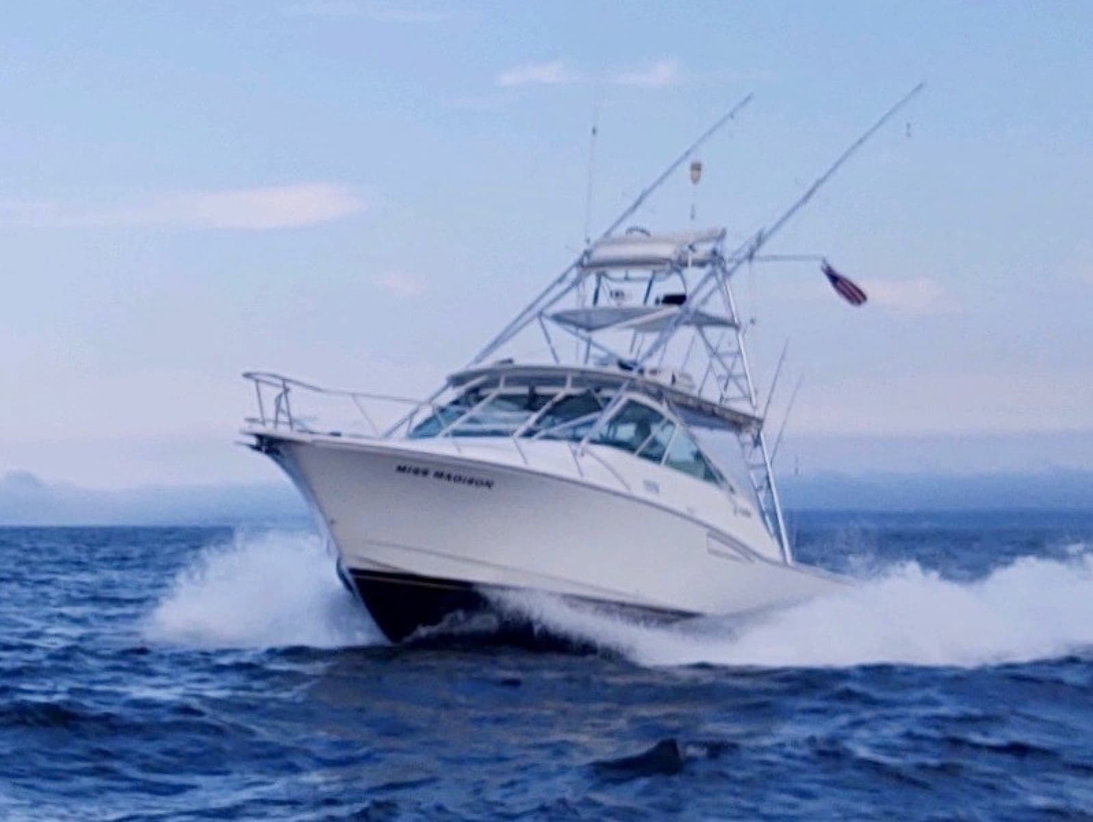 2003 Cabo 35 Express - Photo 2