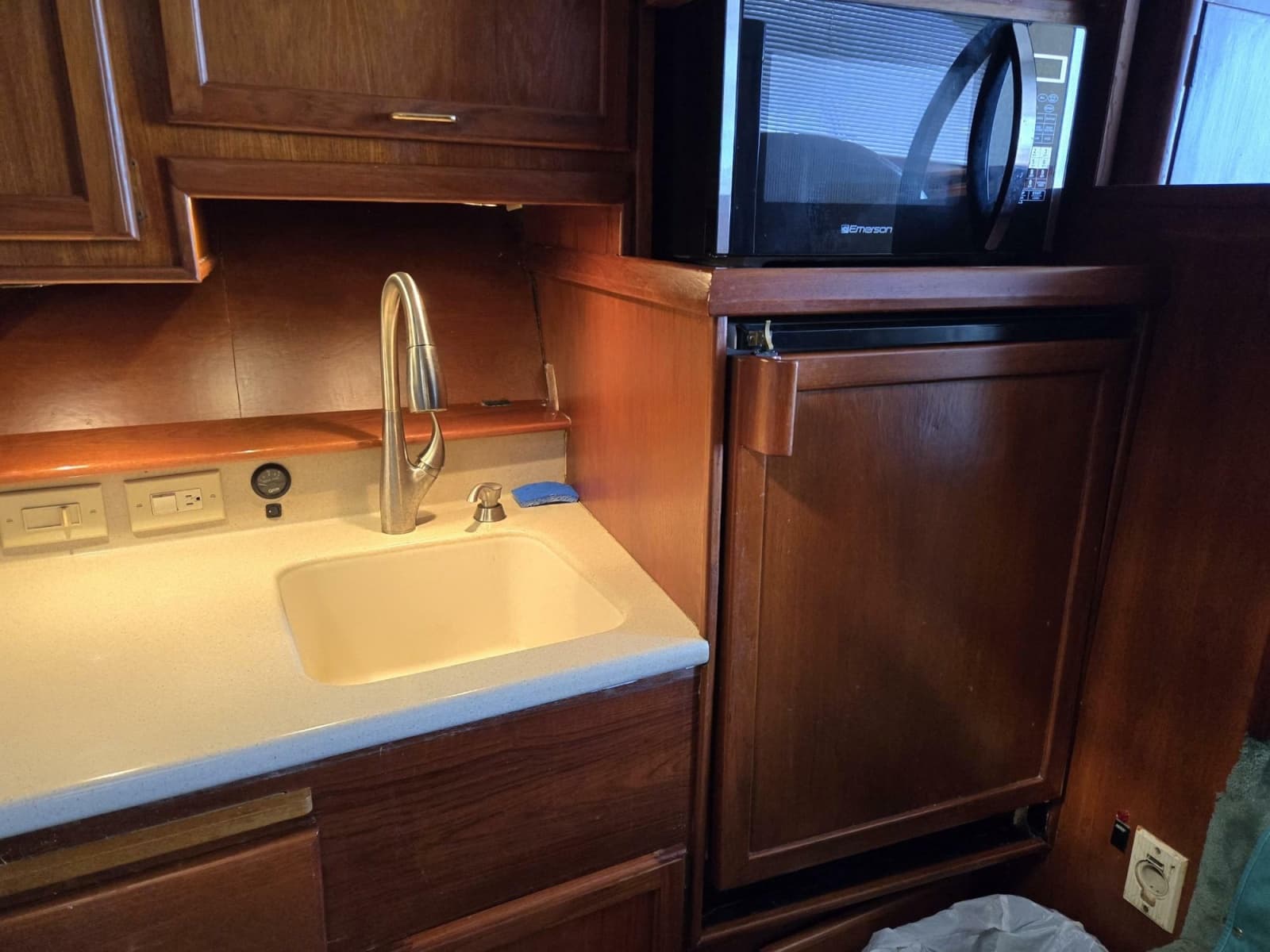 1982 Ocean Yachts SS - Photo 22