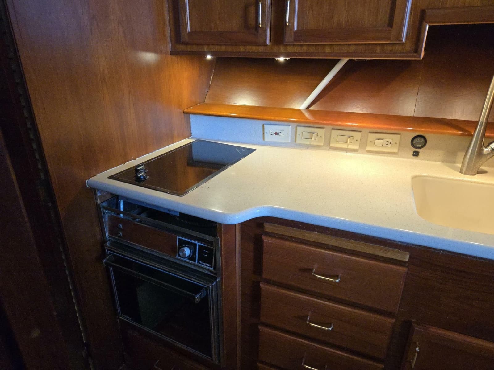 1982 Ocean Yachts SS - Photo 4
