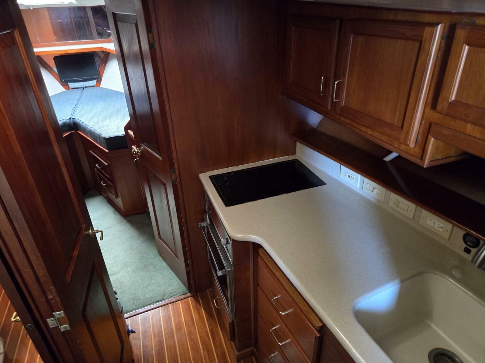 1982 Ocean Yachts SS - Photo 19