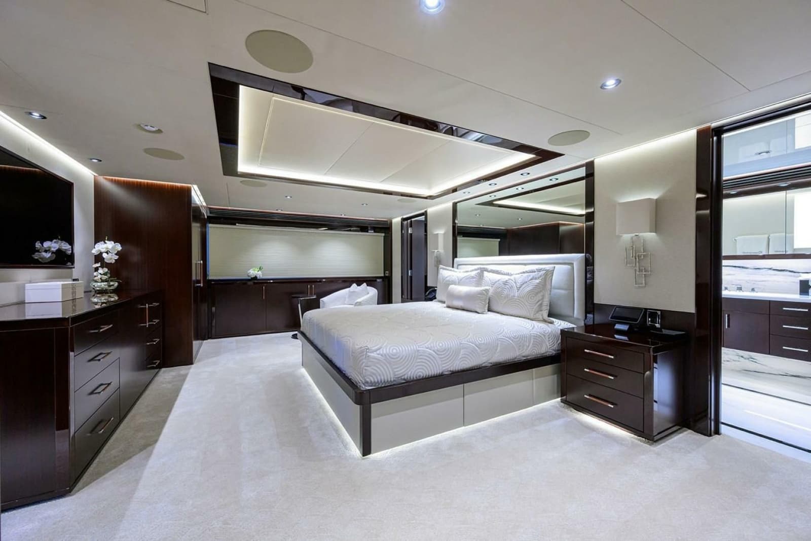 2019 Westport Raised Pilothouse - Photo 17