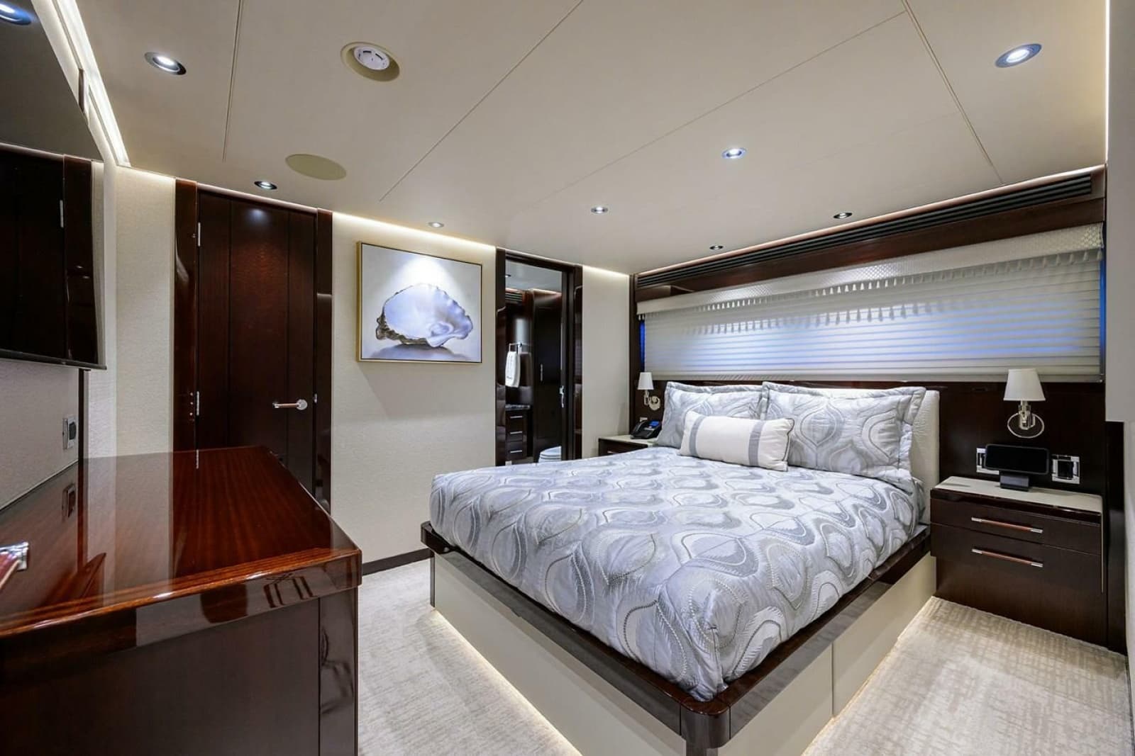 2019 Westport Raised Pilothouse - Photo 23