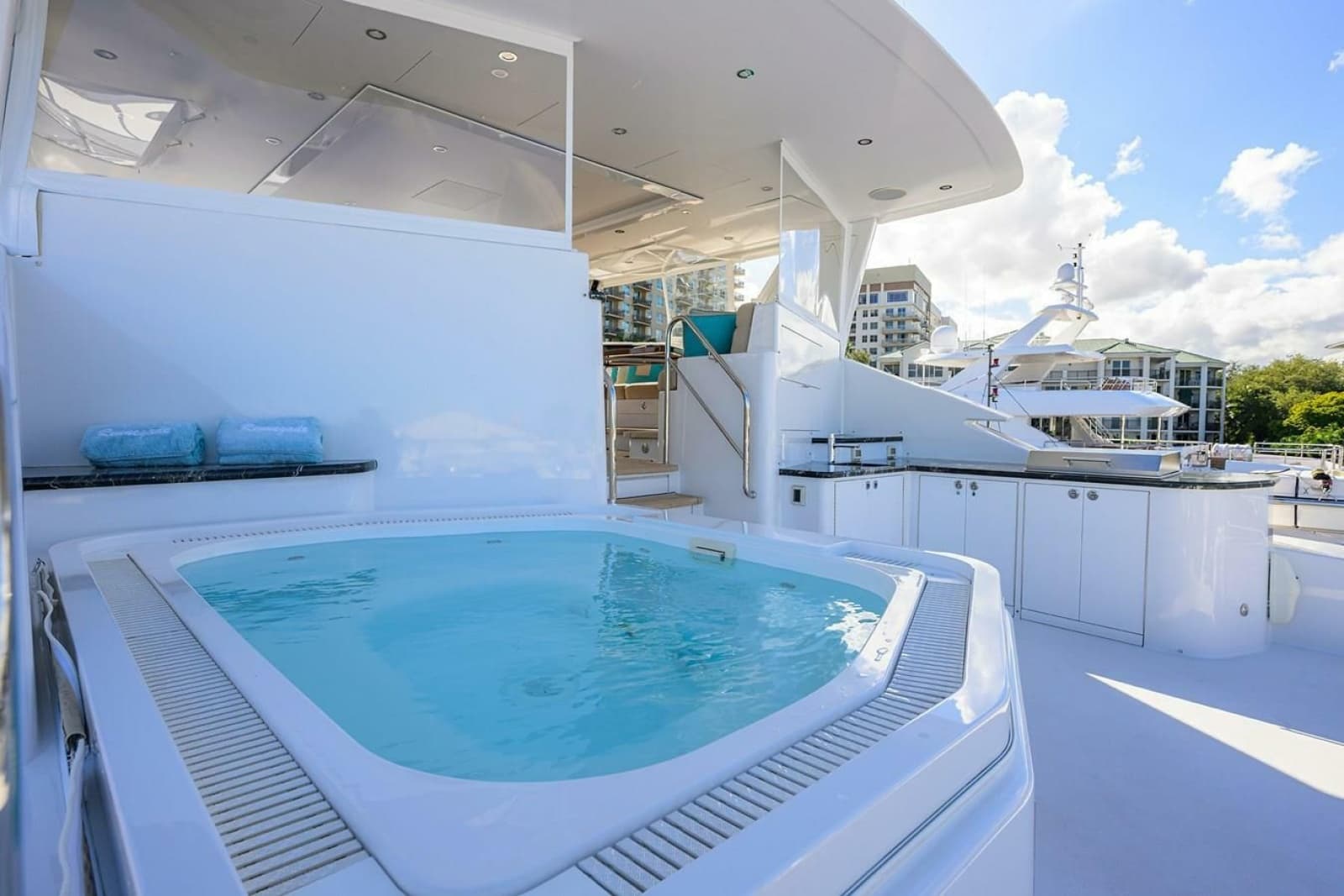 2019 Westport Raised Pilothouse - Photo 38