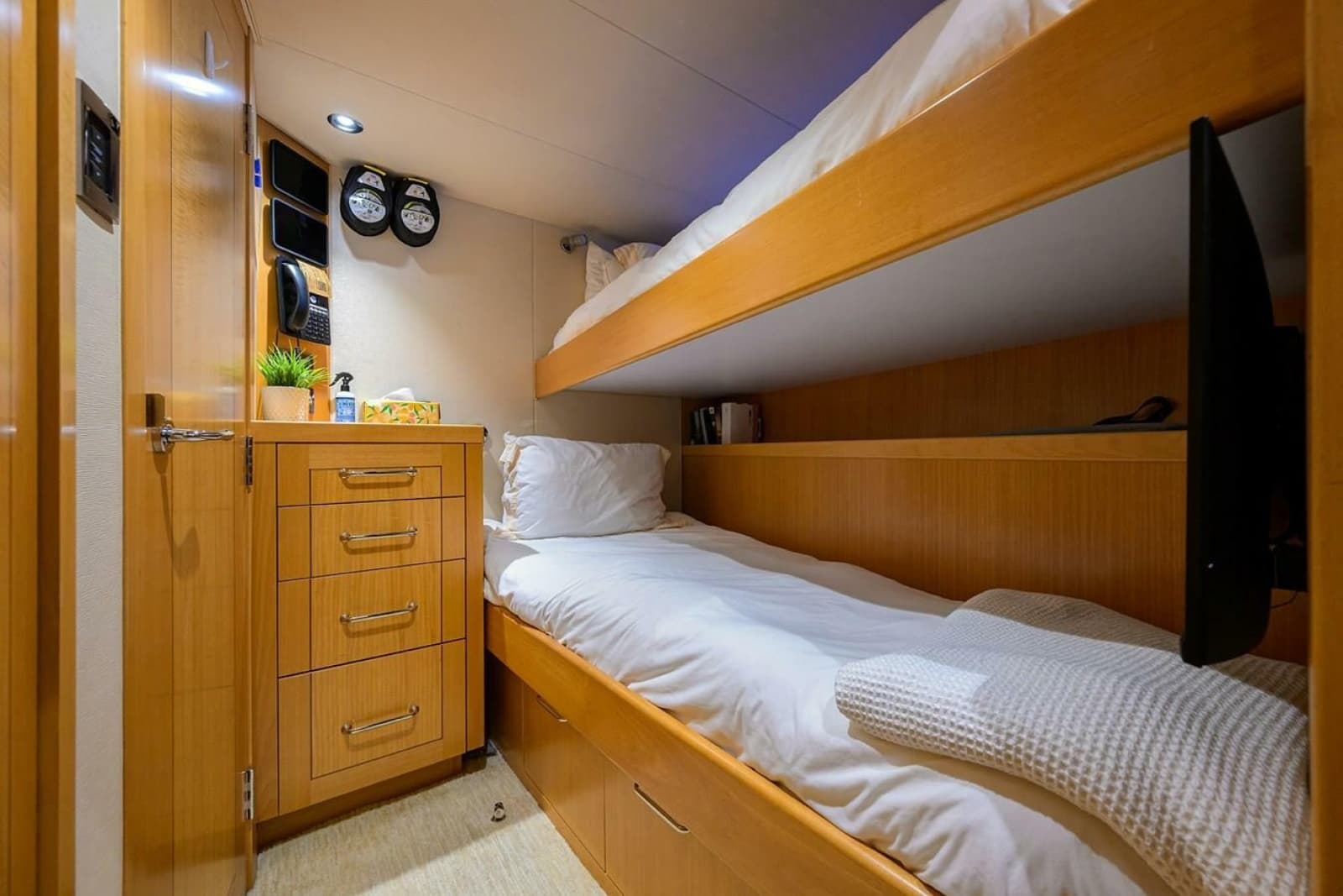 2019 Westport Raised Pilothouse - Photo 48