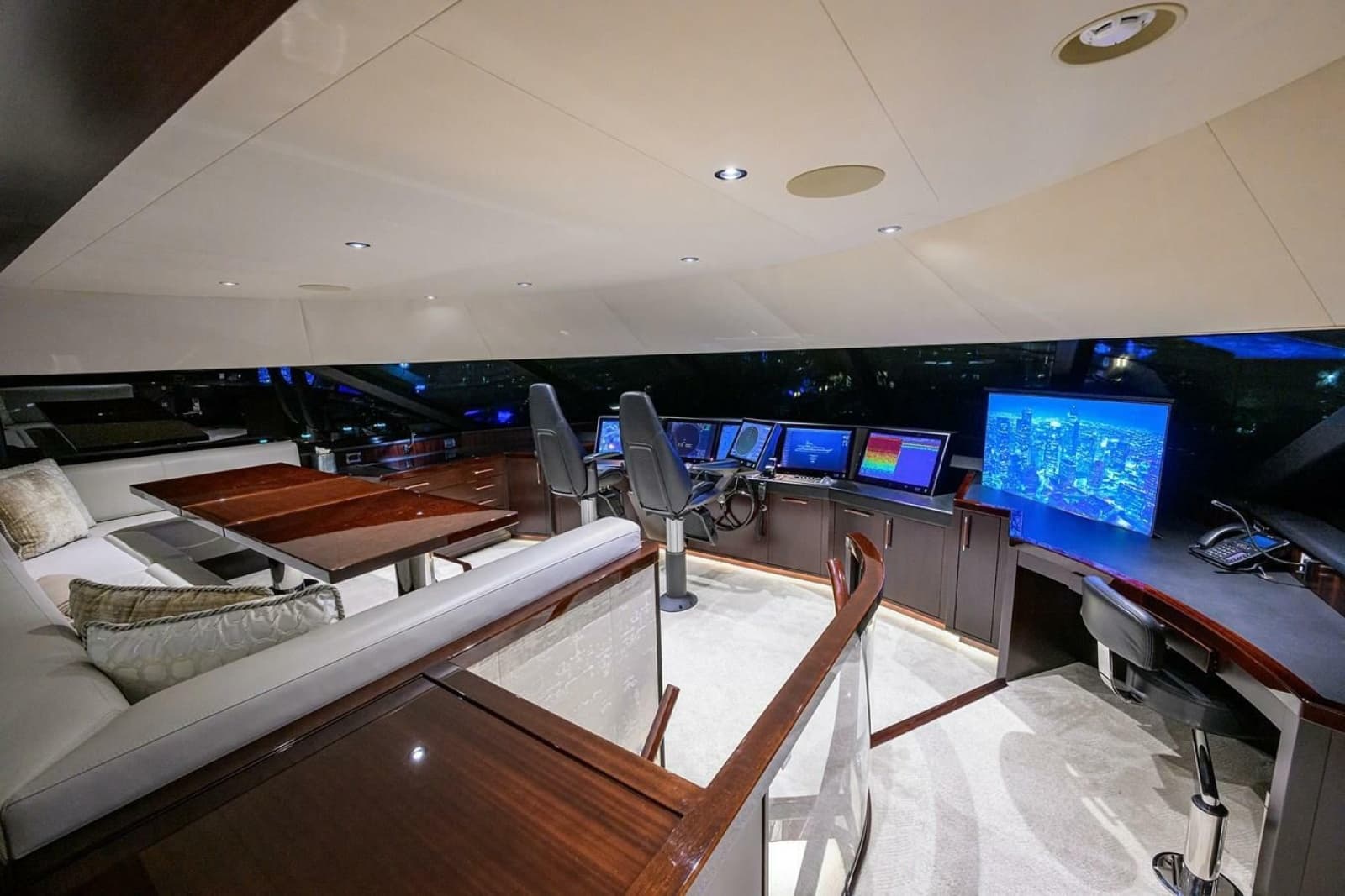2019 Westport Raised Pilothouse - Photo 32
