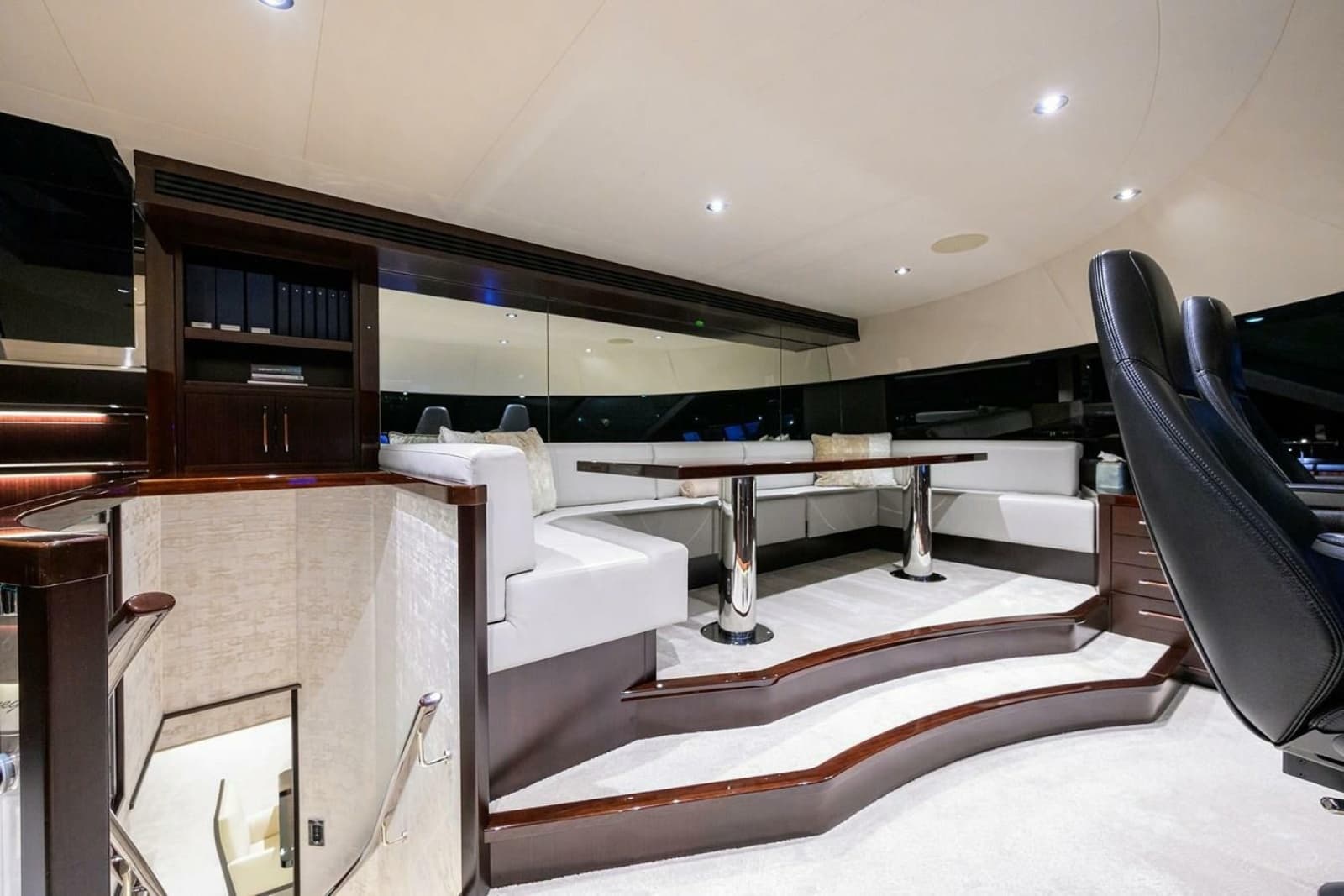 2019 Westport Raised Pilothouse - Photo 33