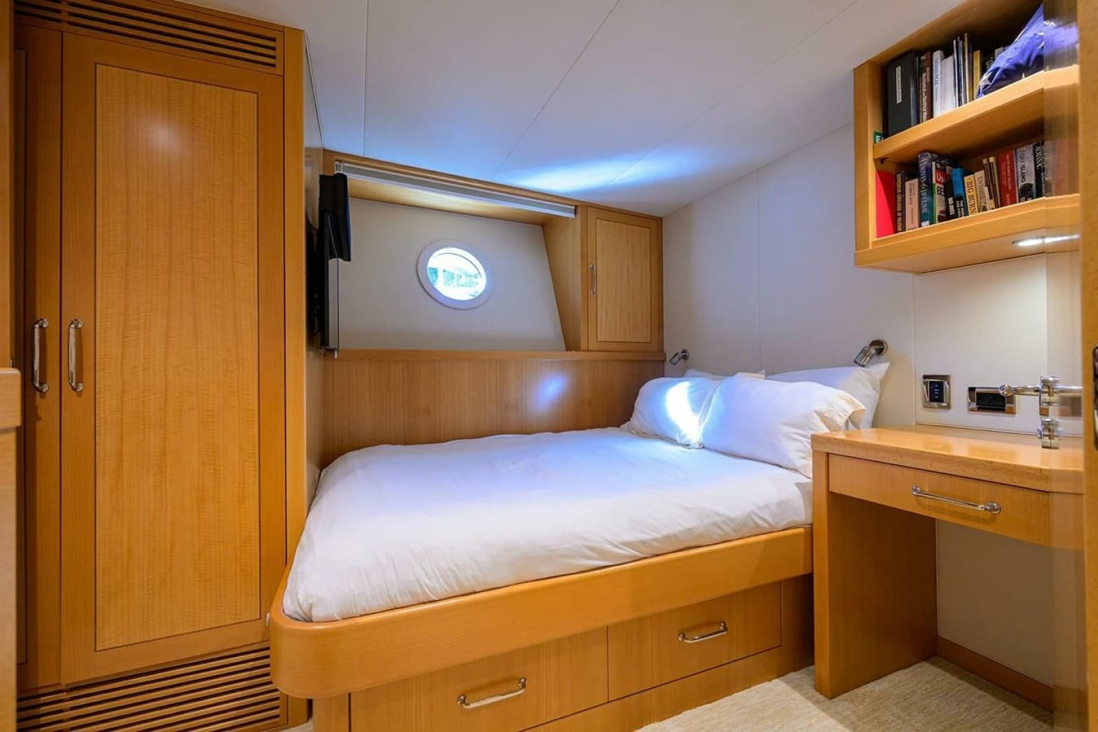 2019 Westport Raised Pilothouse - Photo 49