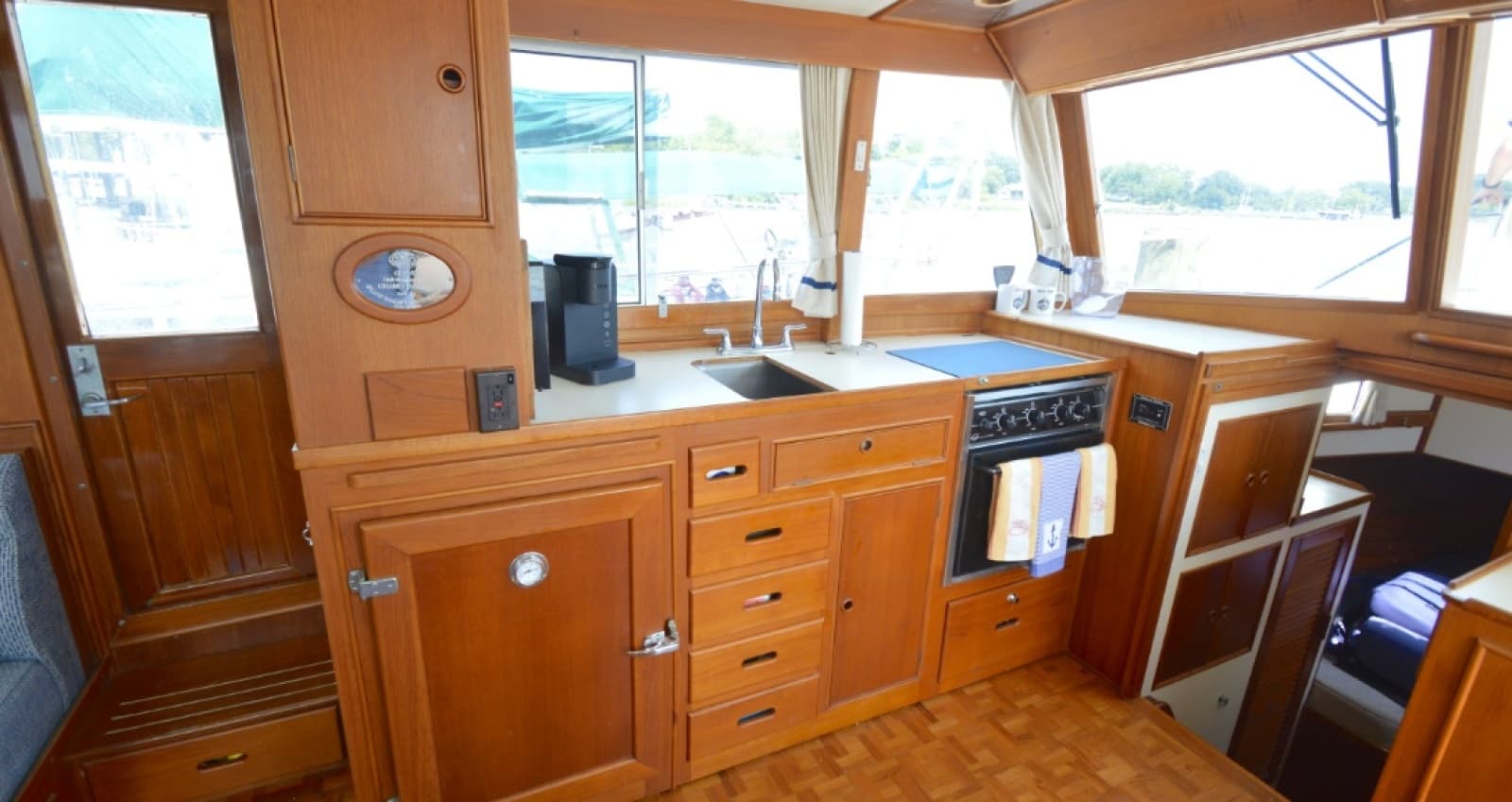 1196 Grand Banks 42 Classic - Photo 17