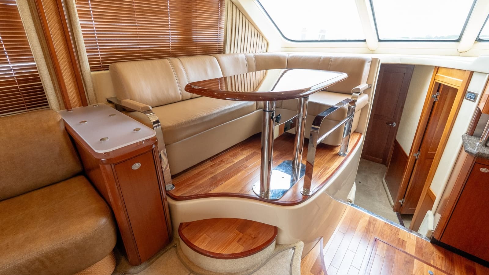 2006 Sea Ray 52 Sedan Bridge - Photo 36