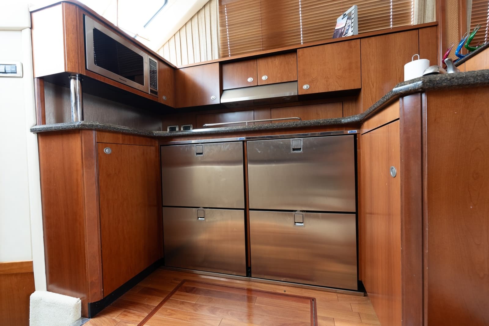 2006 Sea Ray 52 Sedan Bridge - Photo 35