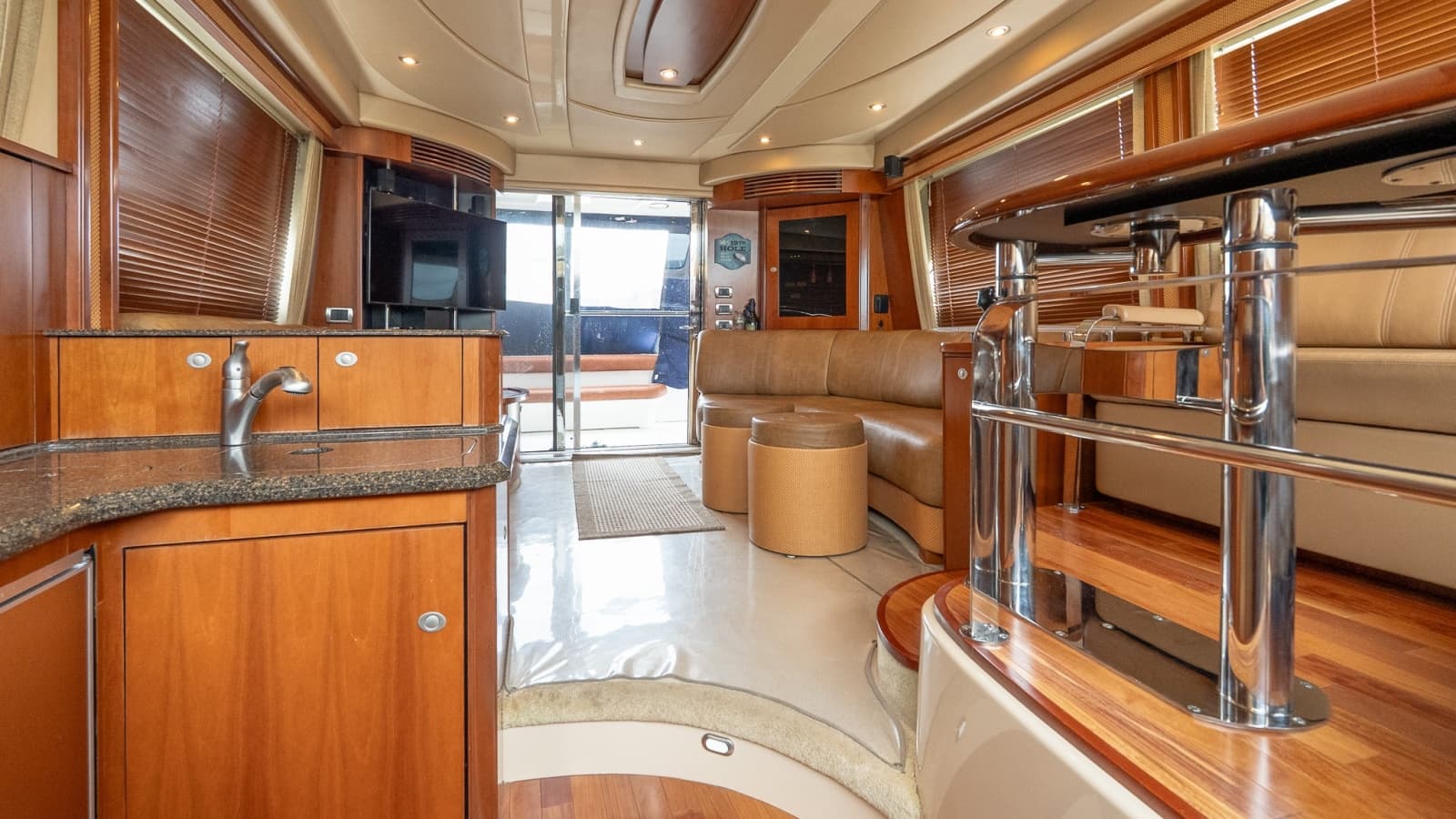 2006 Sea Ray 52 Sedan Bridge - Photo 28