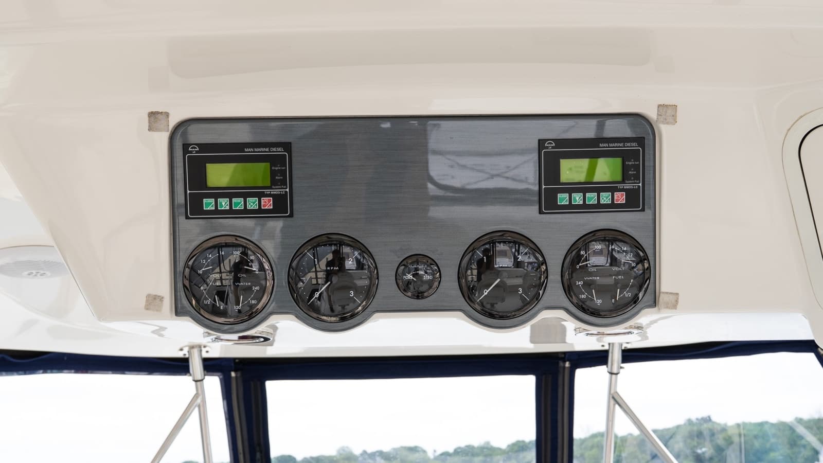 2006 Sea Ray 52 Sedan Bridge - Photo 27