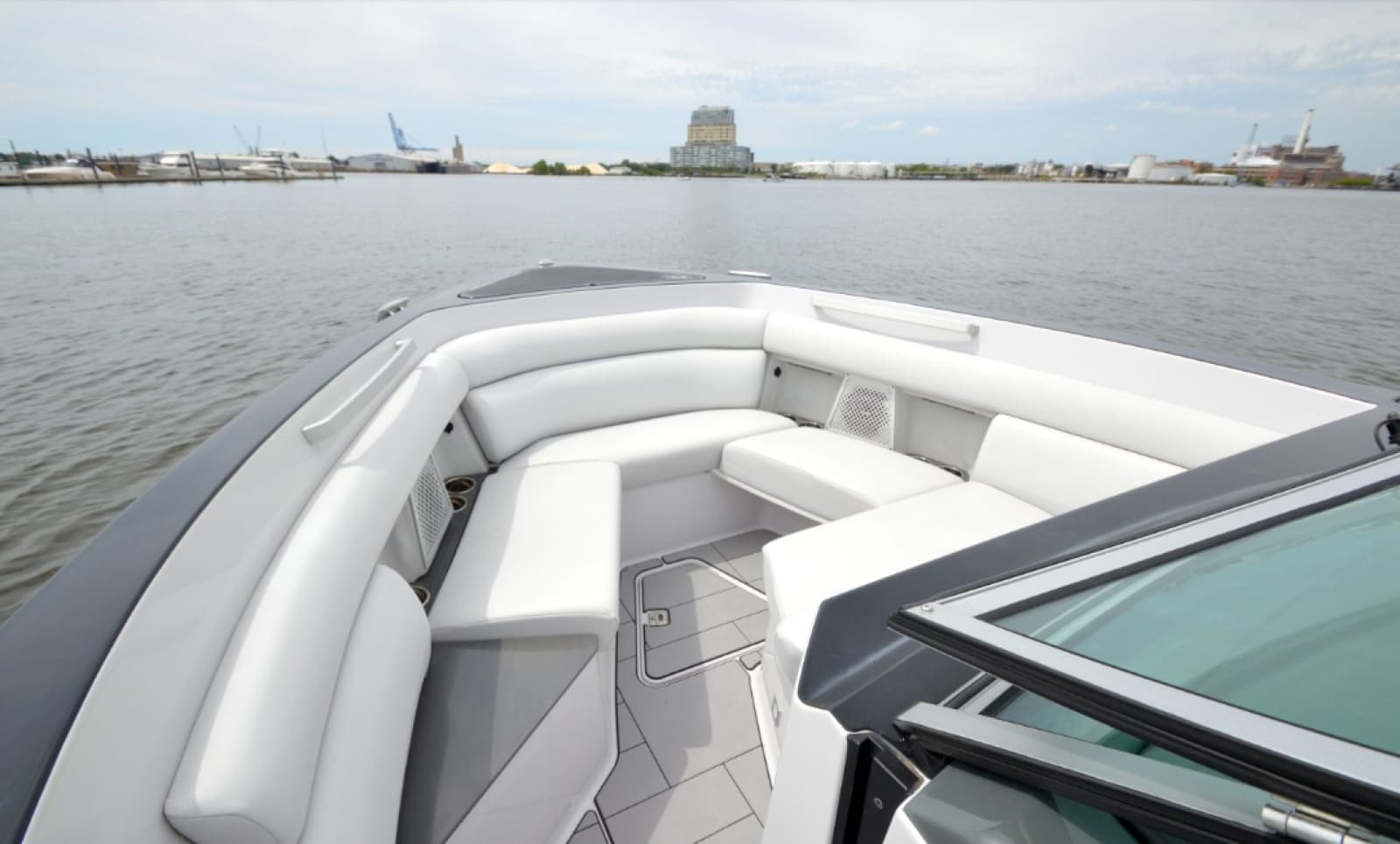 2023 Aviara AV 32 - Photo 14