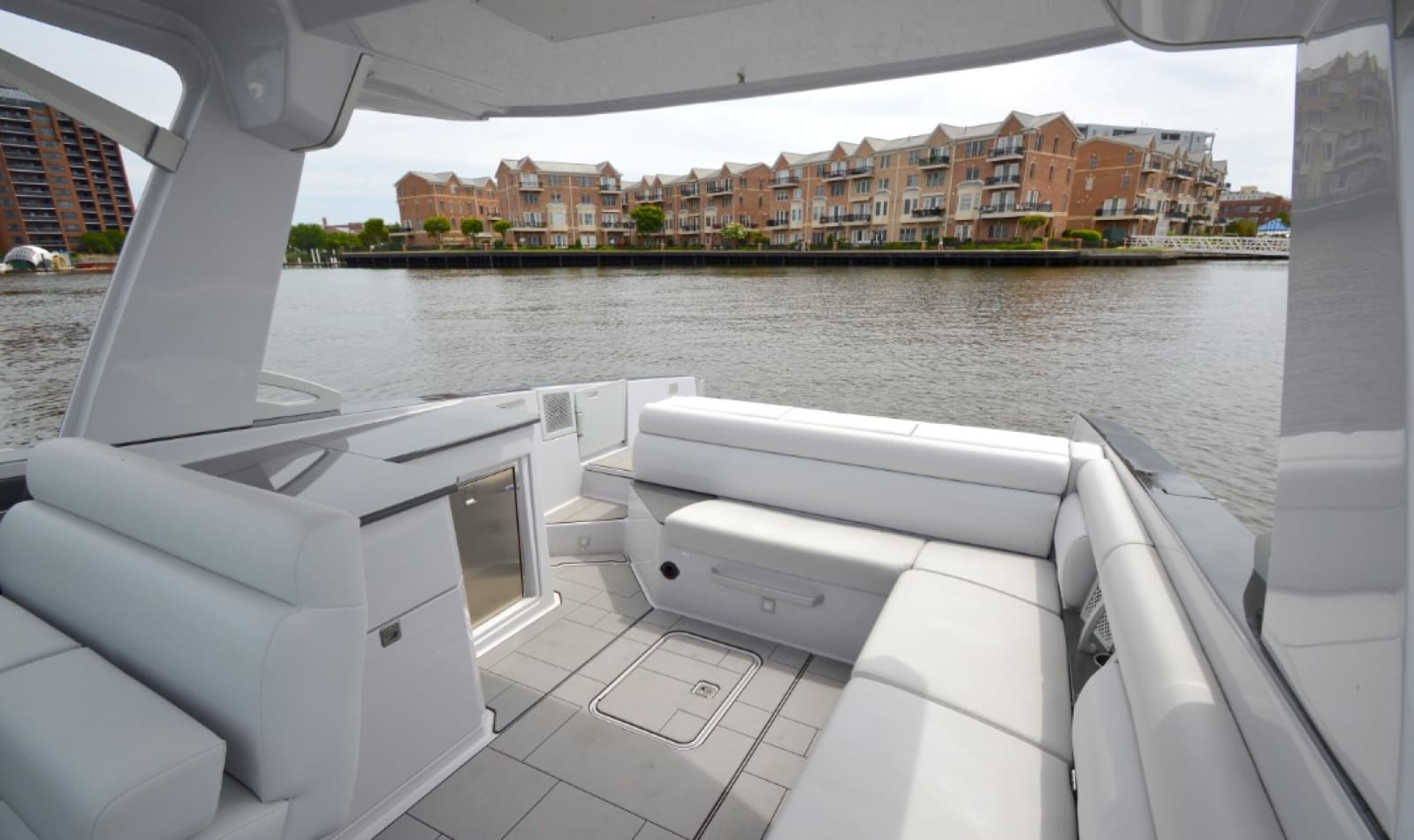 2023 Aviara AV 32 - Photo 11