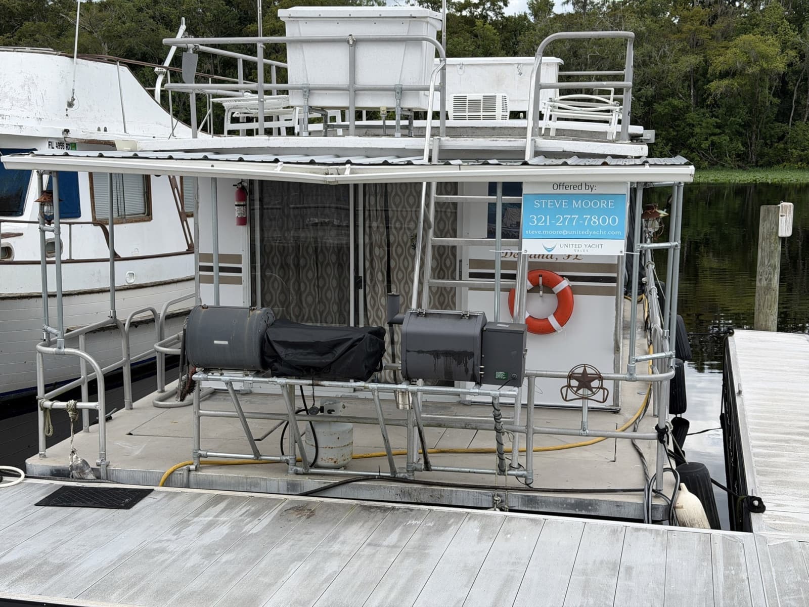 1988 Leisurecraft House Boat - Photo 2