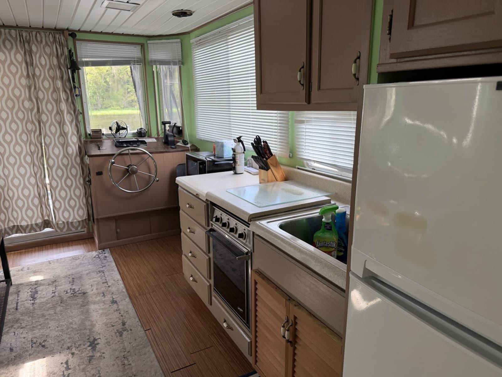 1988 Leisurecraft House Boat - Photo 13