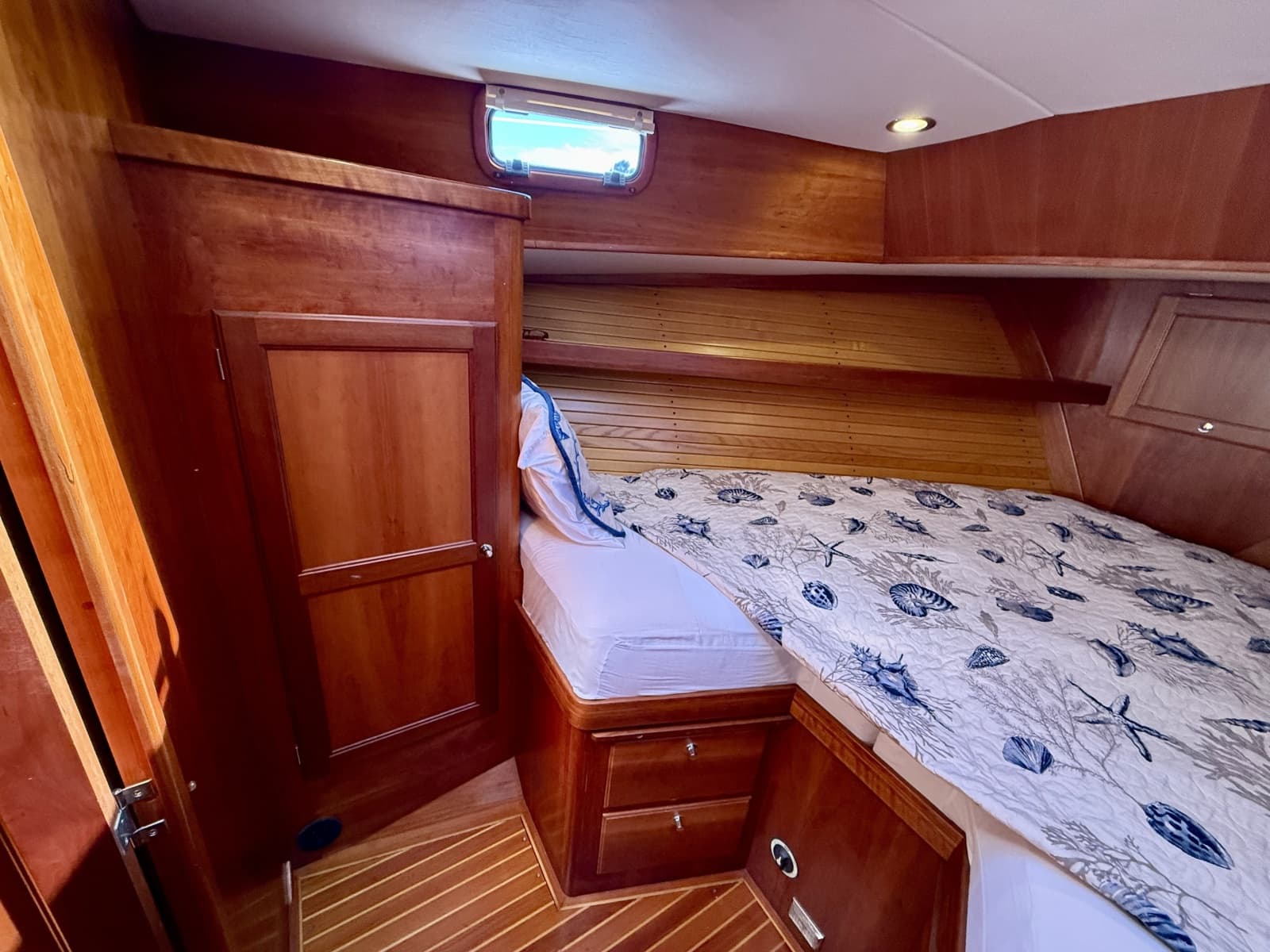 1999 Alden 40 Express - Photo 54