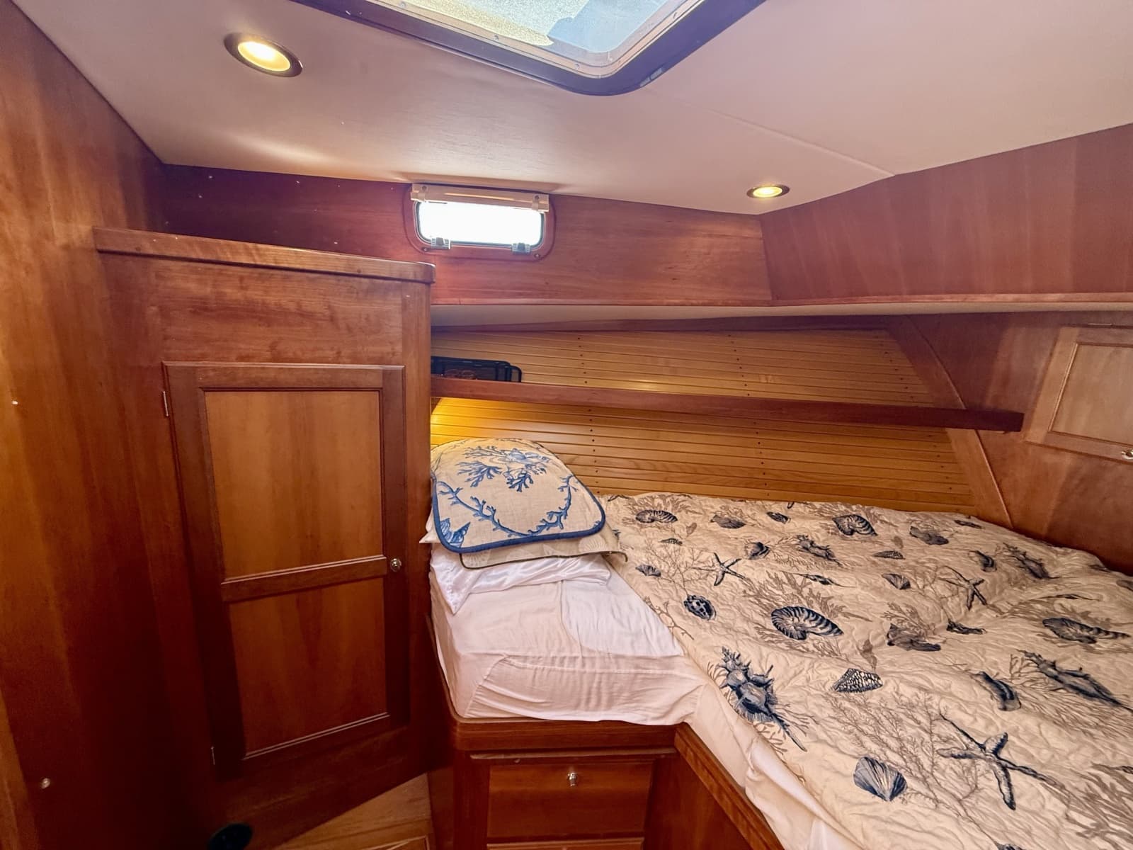 1999 Alden 40 Express - Photo 48
