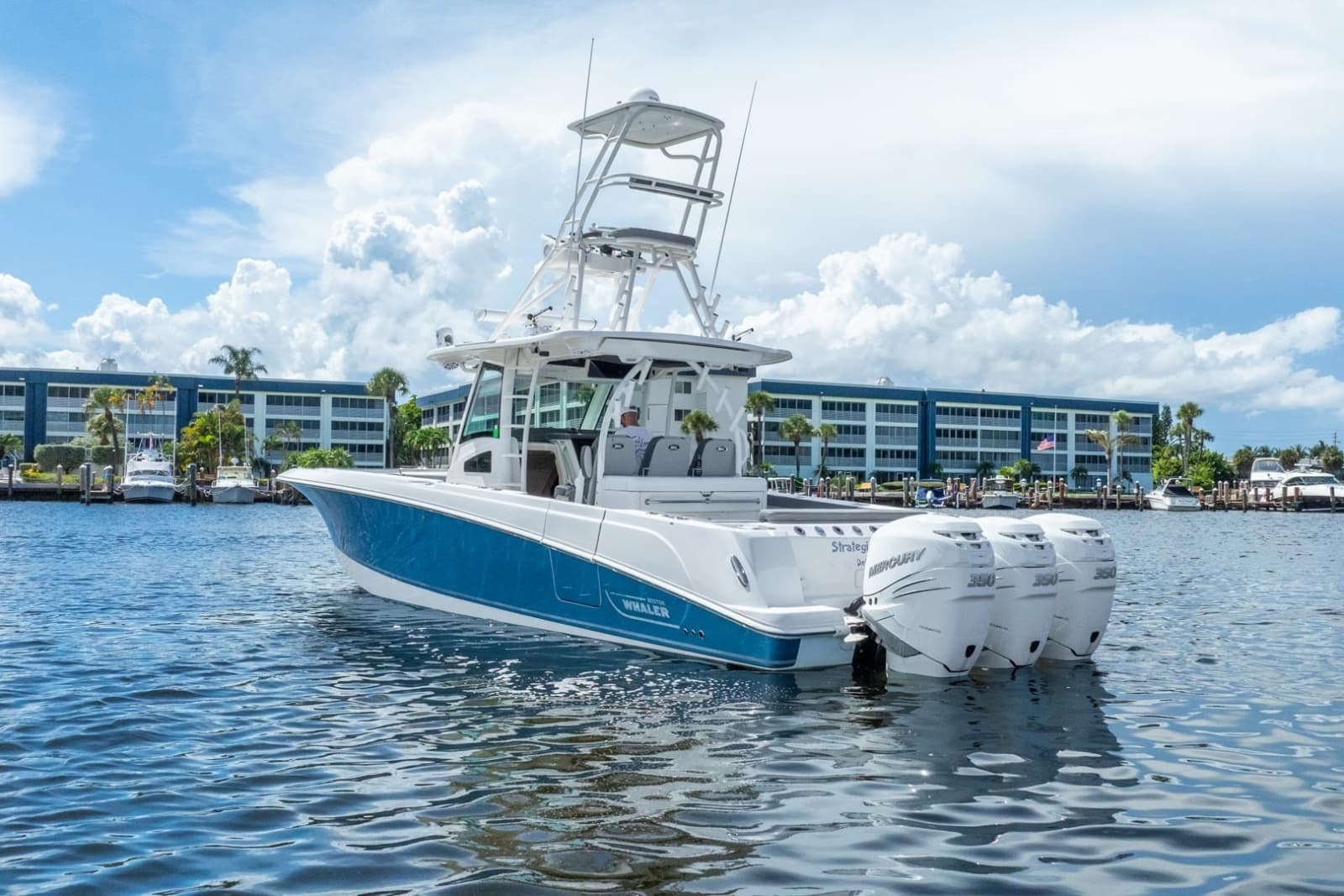 2011 Boston Whaler  - Photo 11