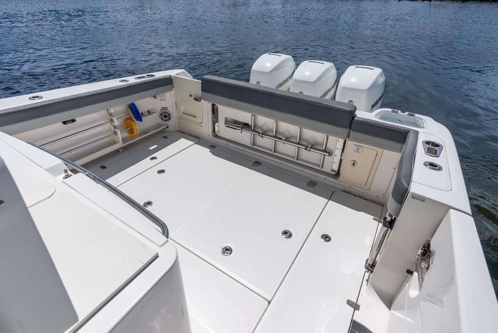 2011 Boston Whaler  - Photo 56