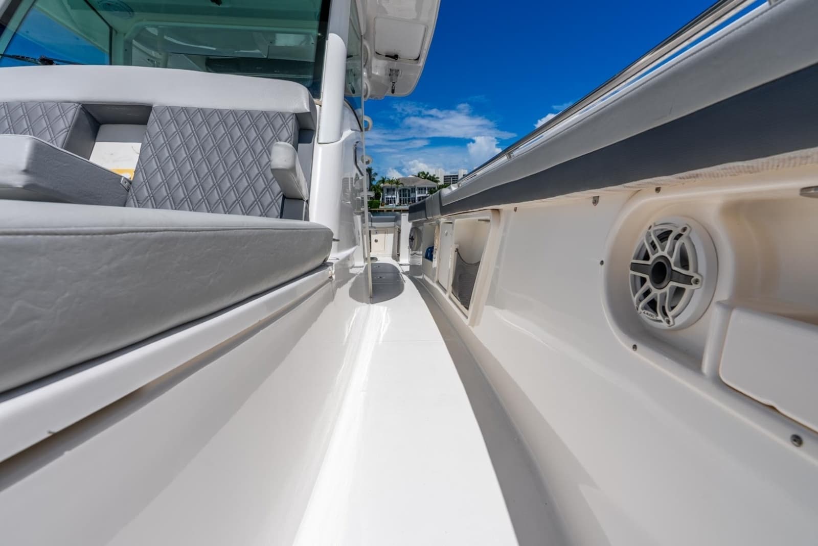 2011 Boston Whaler  - Photo 53