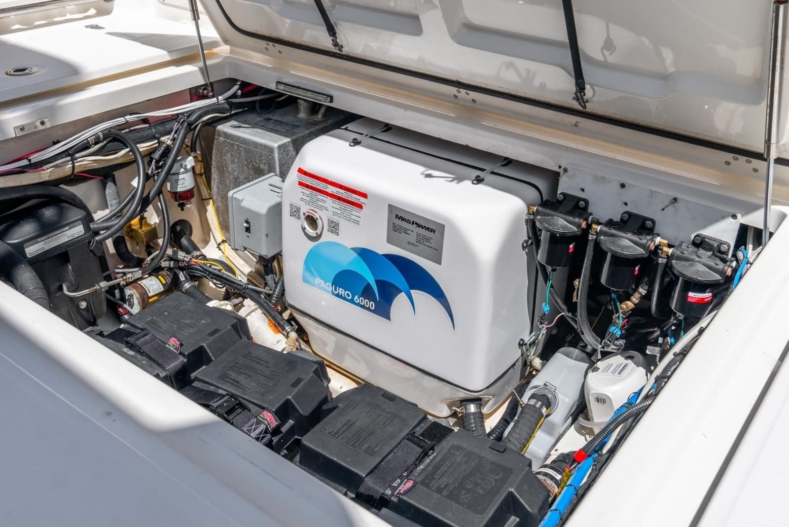 2011 Boston Whaler  - Photo 34