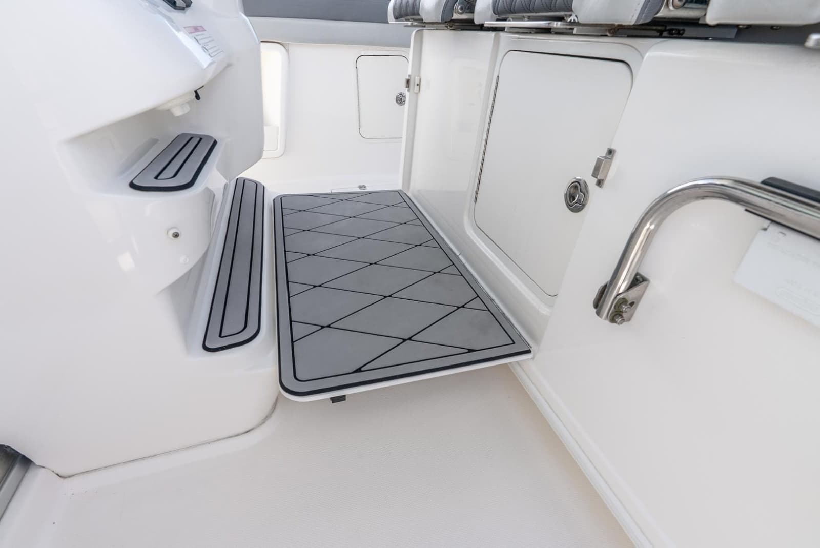 2011 Boston Whaler  - Photo 31
