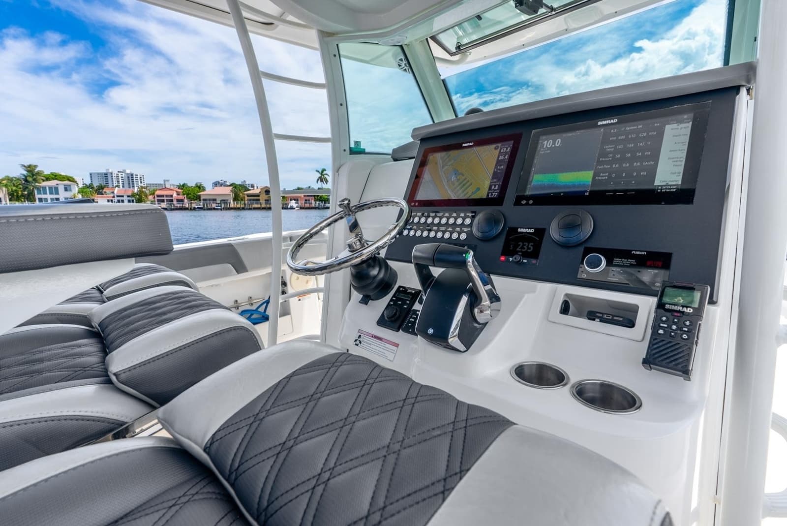 2011 Boston Whaler  - Photo 26