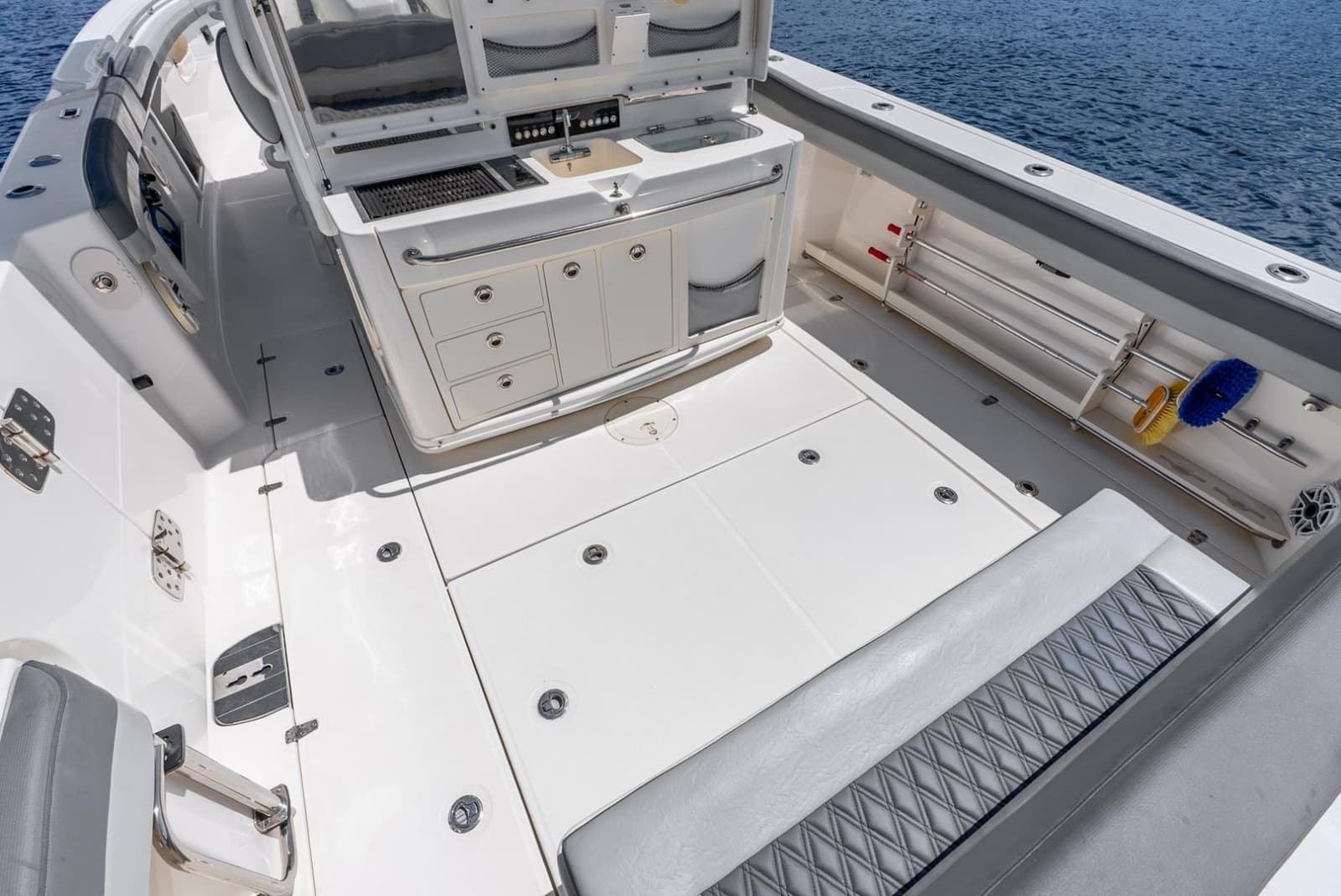 2011 Boston Whaler  - Photo 23
