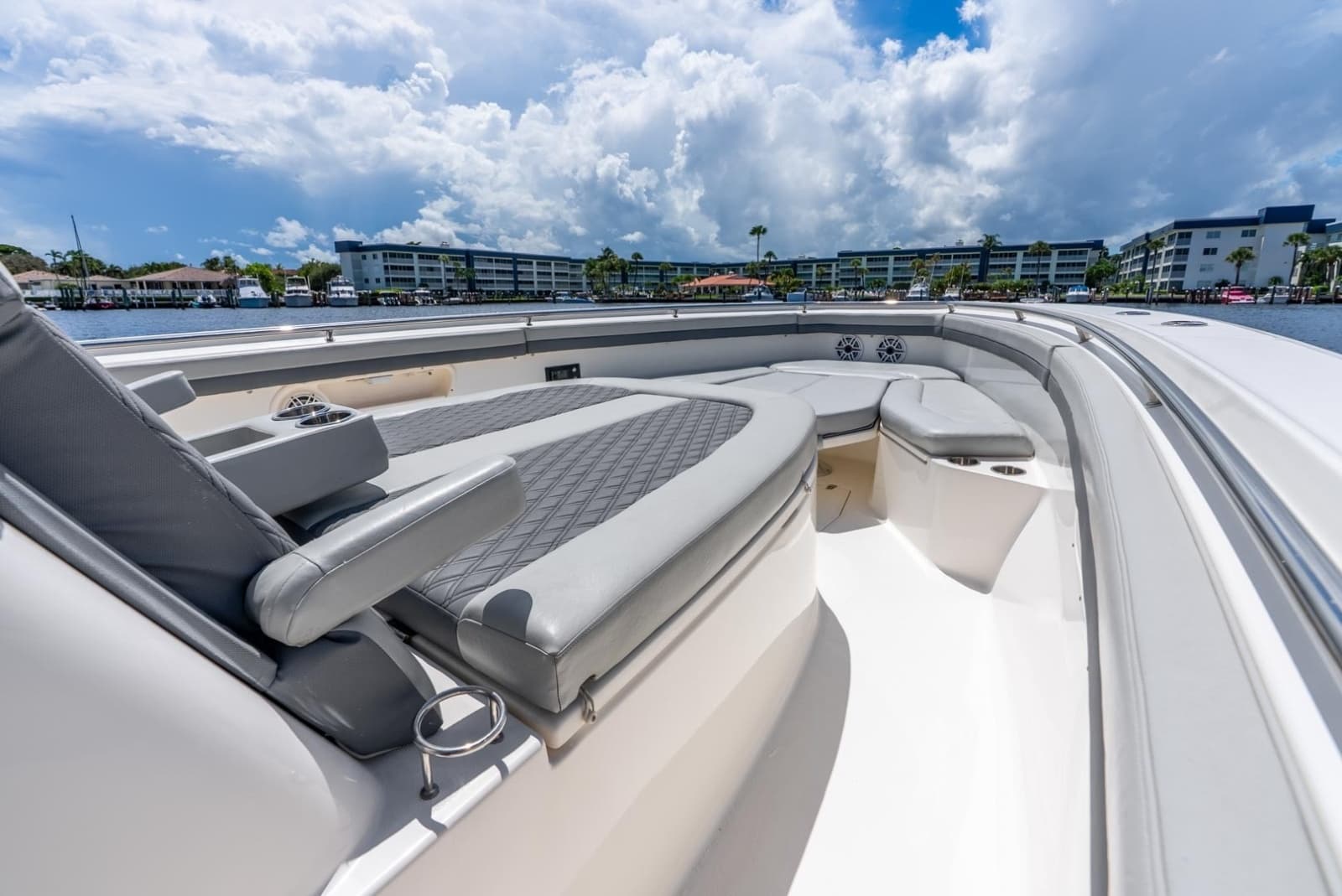 2011 Boston Whaler  - Photo 46