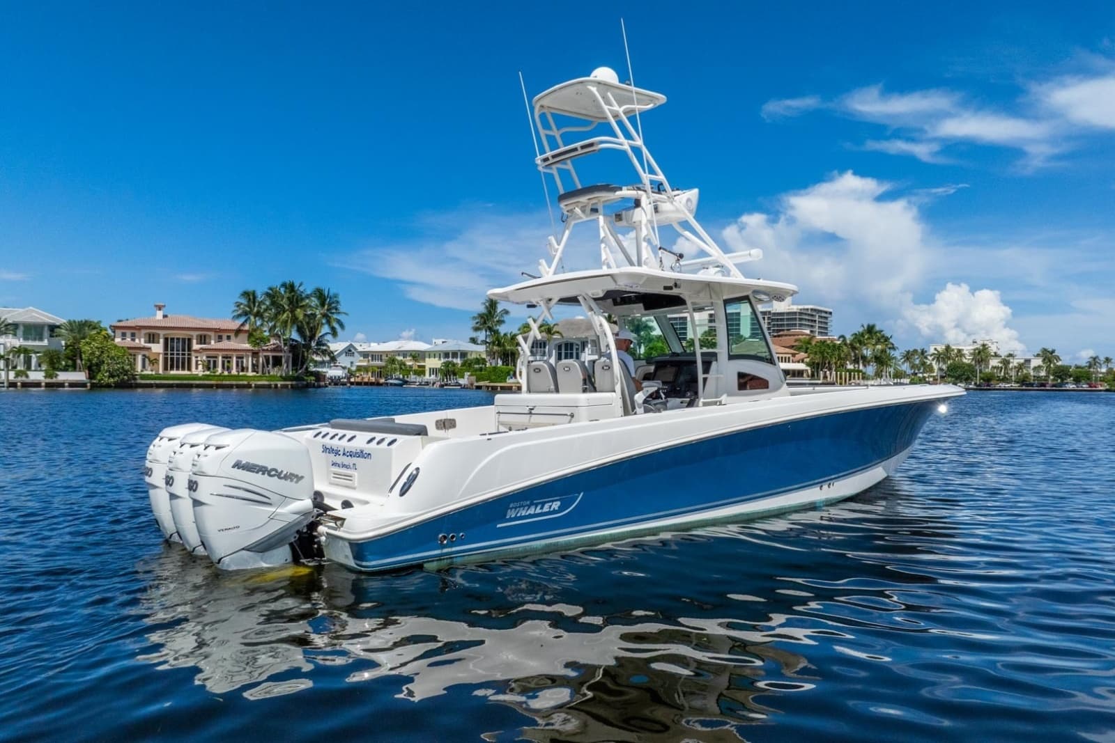 2011 Boston Whaler  - Photo 3