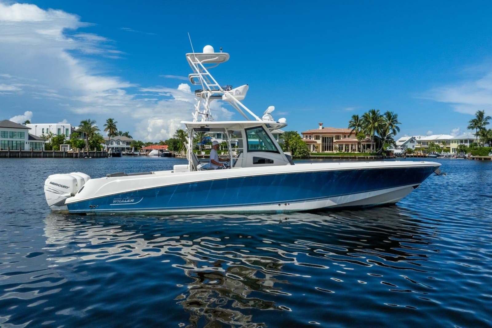 2011 Boston Whaler  - Photo 4