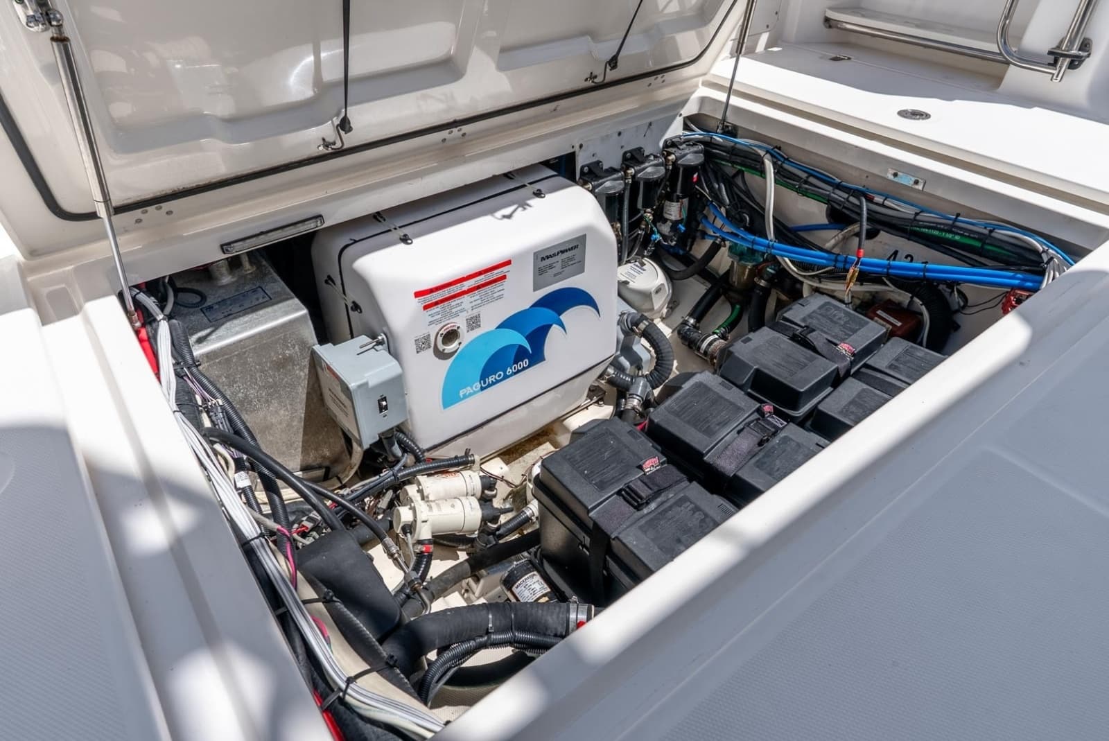 2011 Boston Whaler  - Photo 33