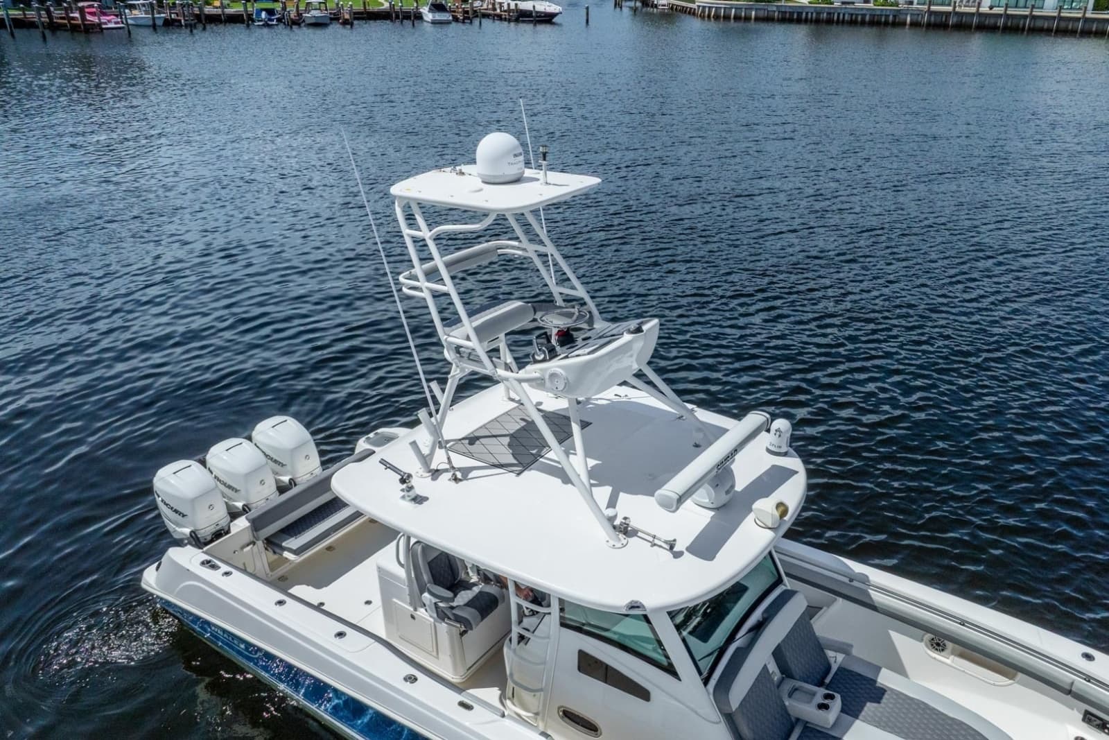 2011 Boston Whaler  - Photo 5