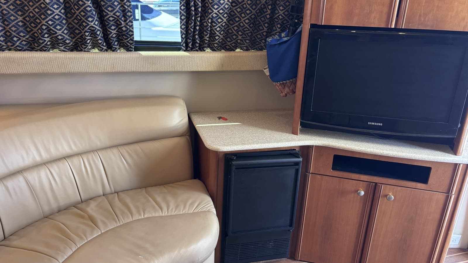 2003 Meridian 411 Sedan - Photo 43