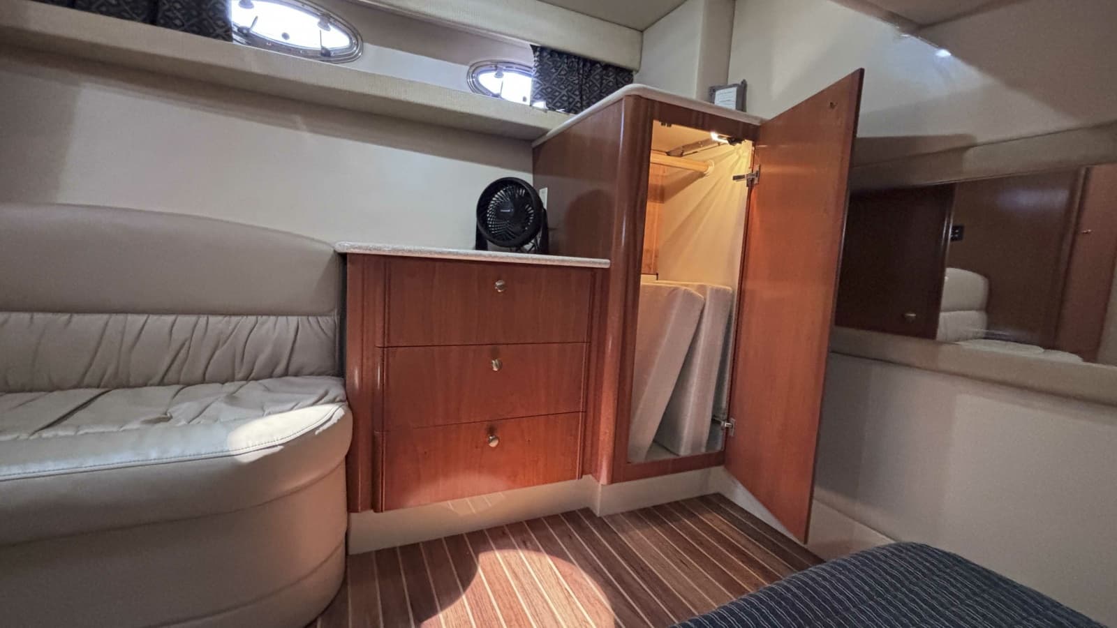 2003 Meridian 411 Sedan - Photo 69