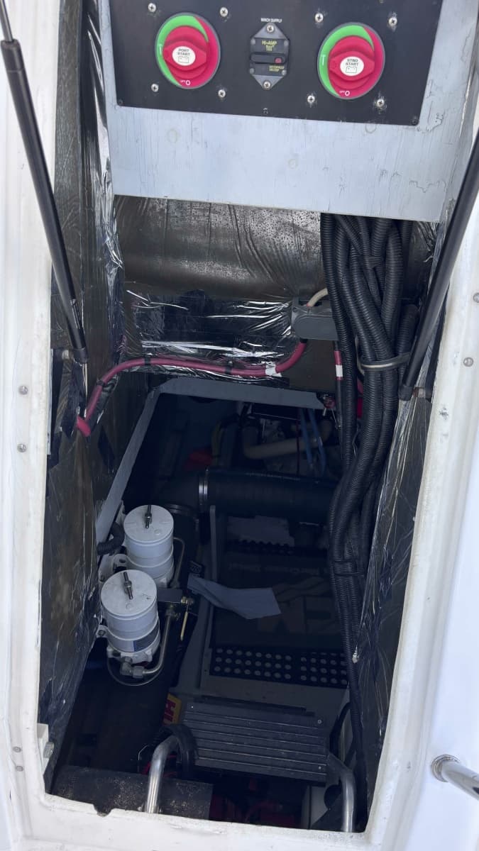 2003 Meridian 411 Sedan - Photo 14