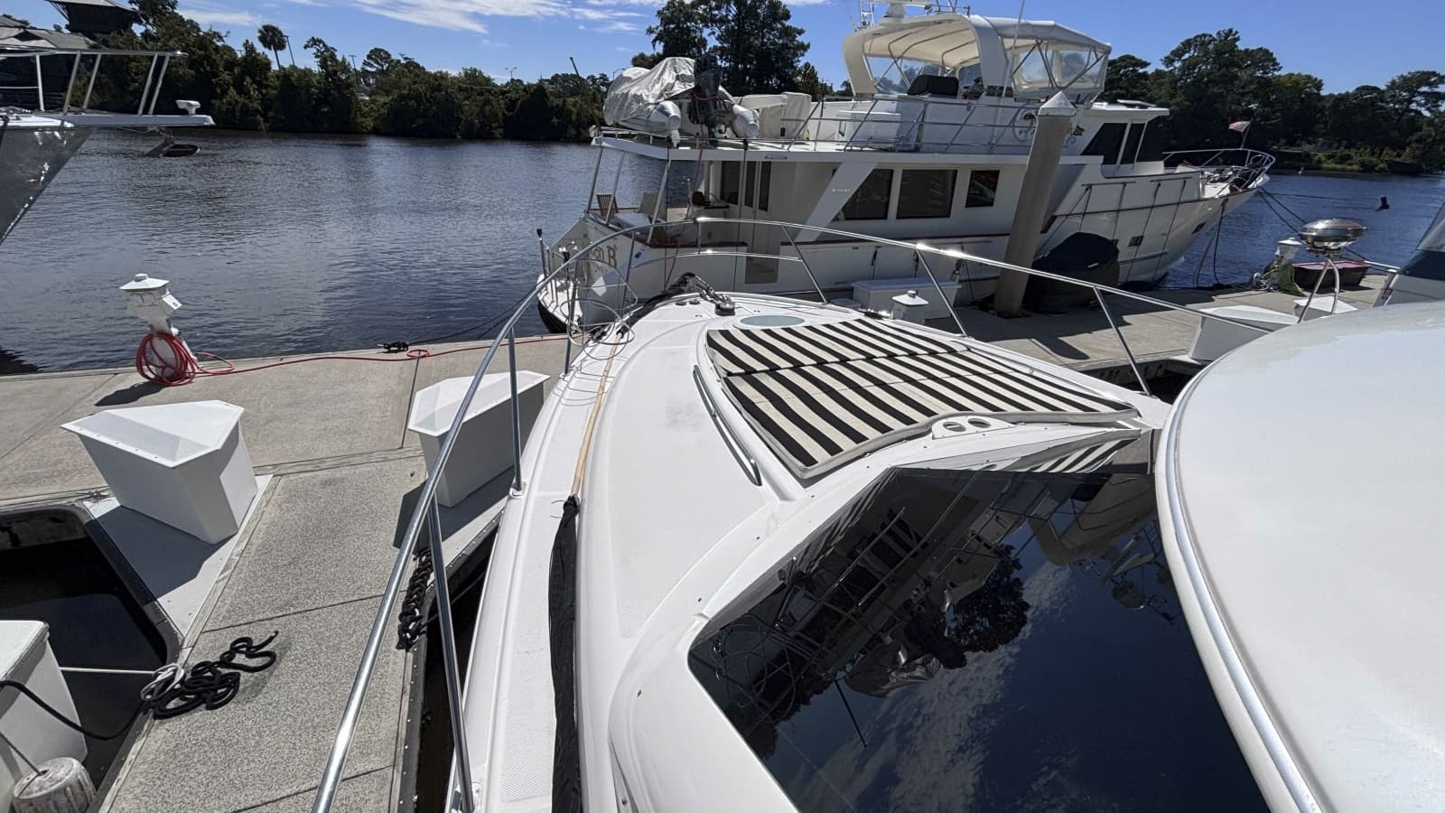 2003 Meridian 411 Sedan - Photo 26