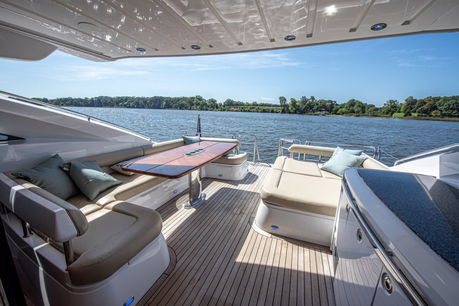 2006 Princess V65 - Photo 32