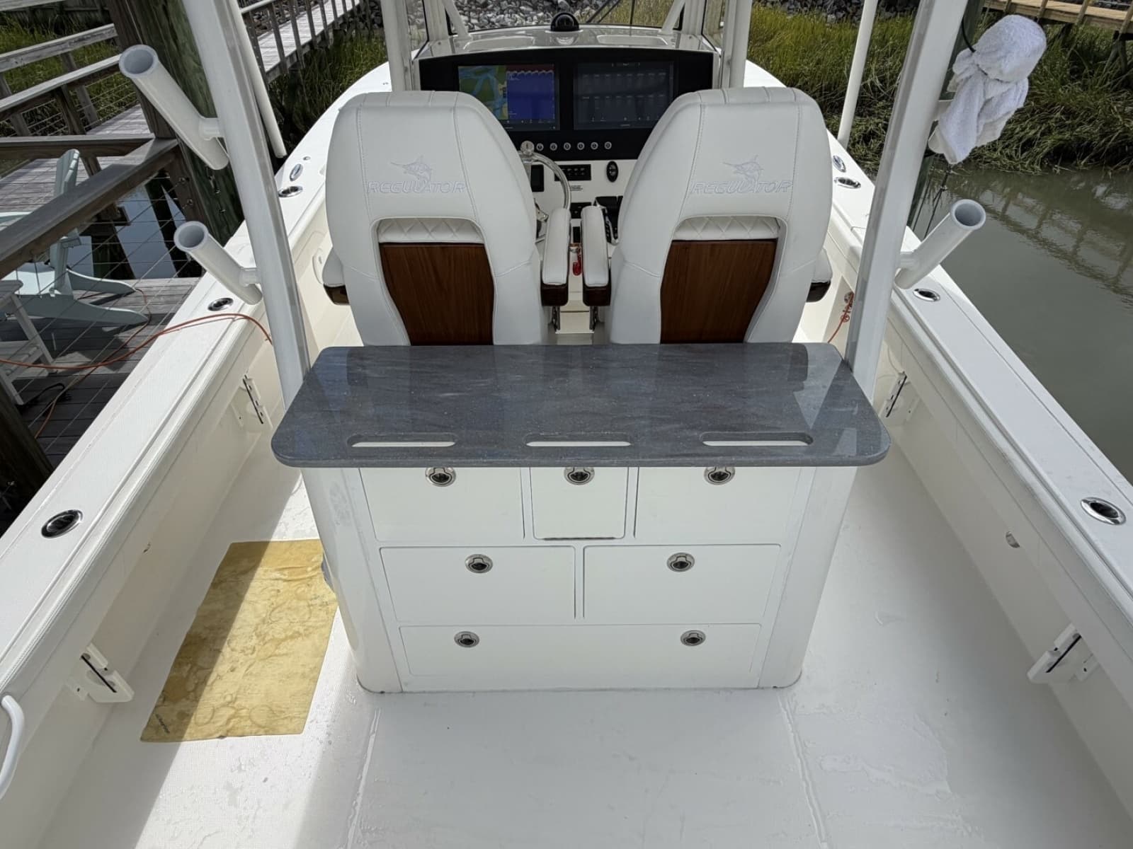 2024 Regulator 30XO - Photo 25
