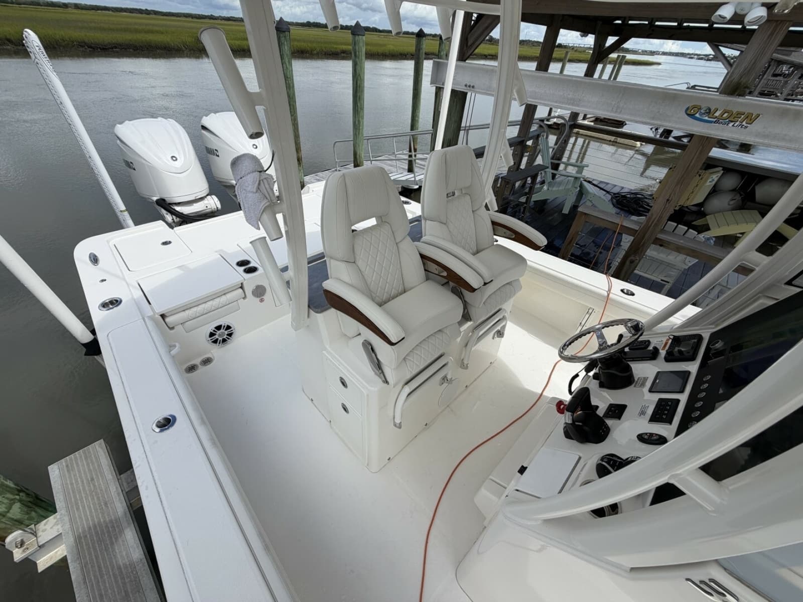 2024 Regulator 30XO - Photo 23