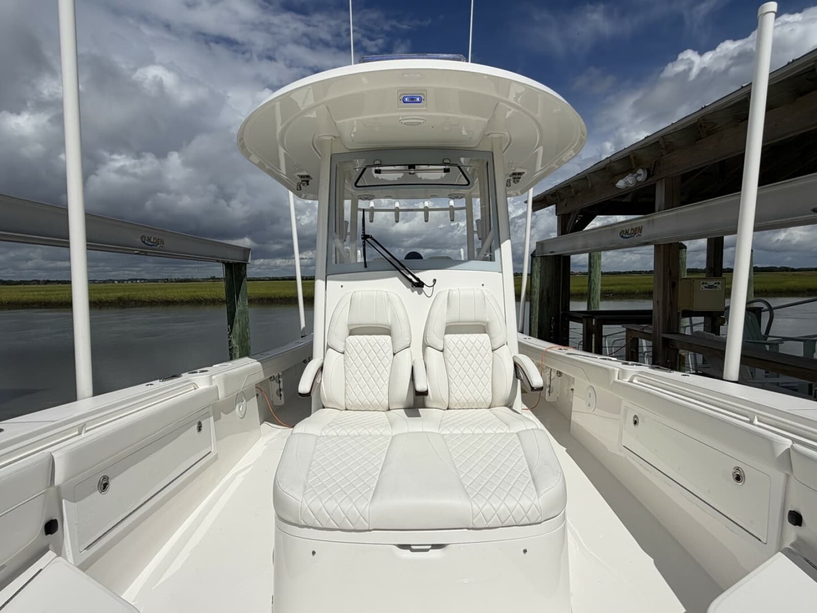2024 Regulator 30XO - Photo 13