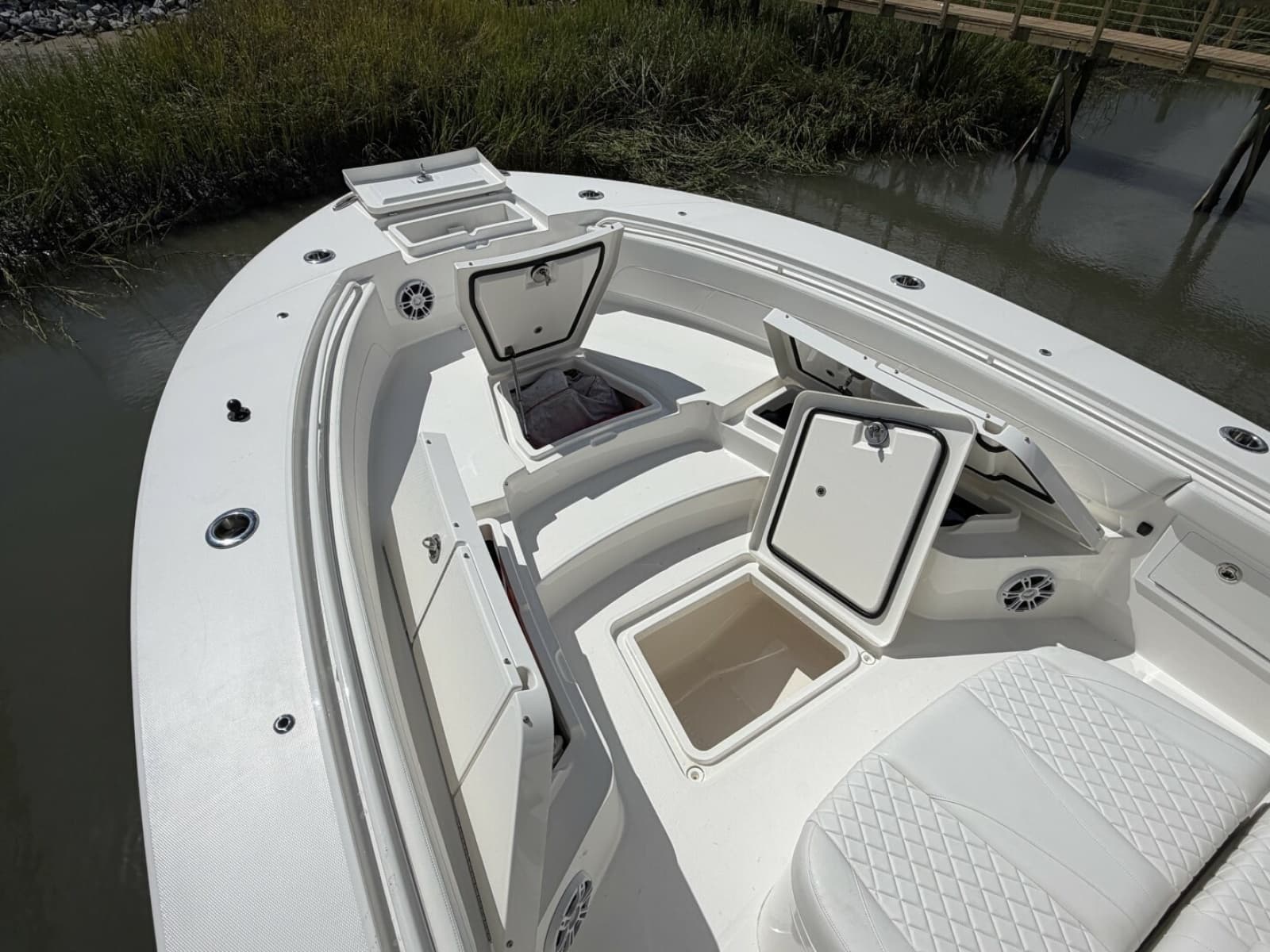 2024 Regulator 30XO - Photo 11