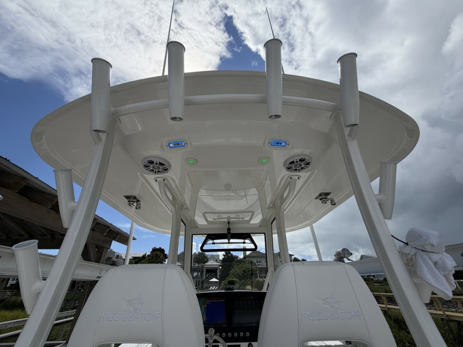 2024 Regulator 30XO - Photo 22