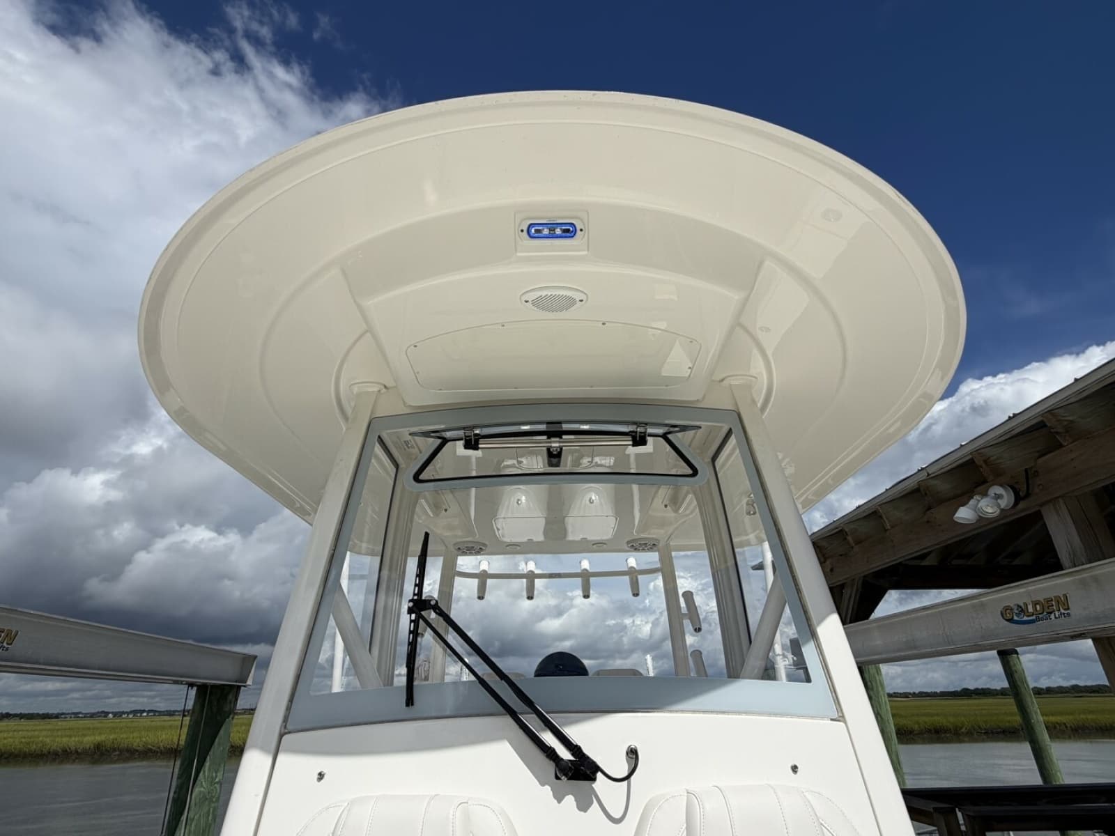 2024 Regulator 30XO - Photo 14