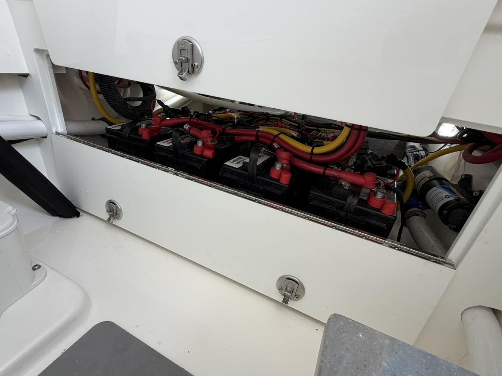 2024 Regulator 30XO - Photo 36